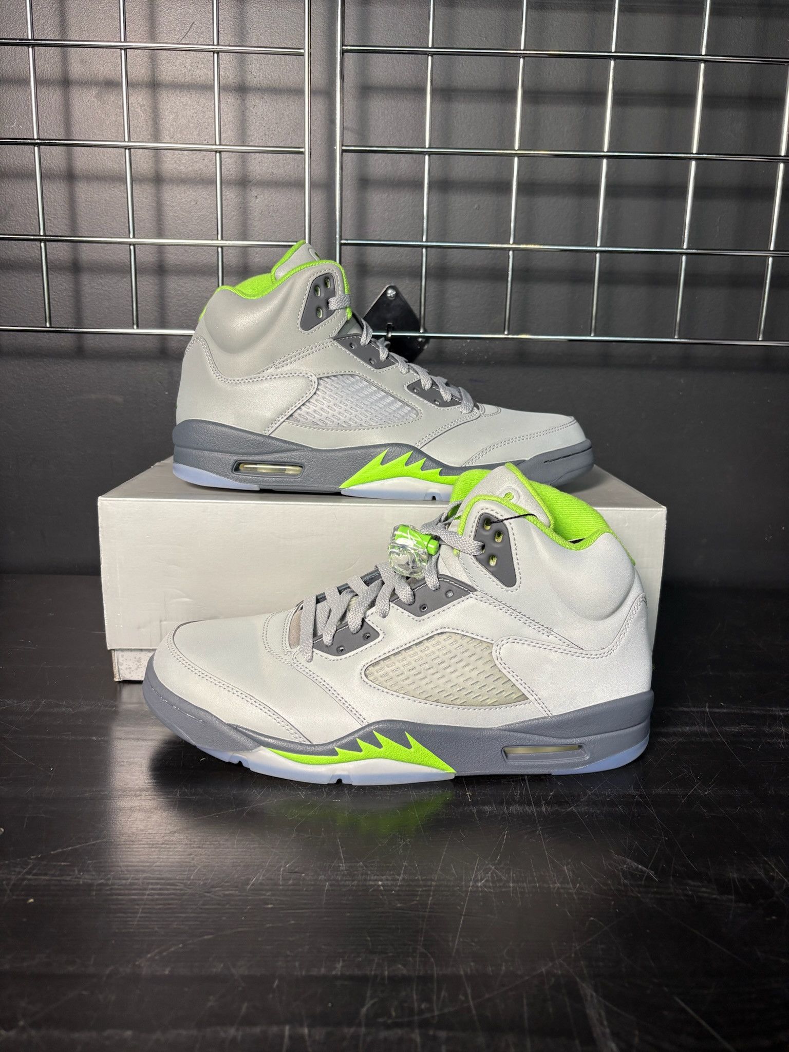 Jordan Brand Air Jordan 5 Retro "Green Bean" (2022) - Size 11 Size US 11 / EU 44 - 1 Thumbnail