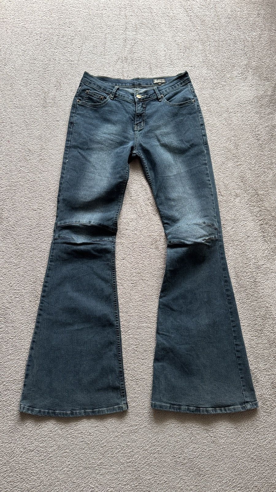 Le Grande Bleu (L.G.B.) Flared Double Knee Y2K vintage Crazy Jean ifsixwasnine vibe Size 32" / US 10 / IT 46 - 2 Thumbnail