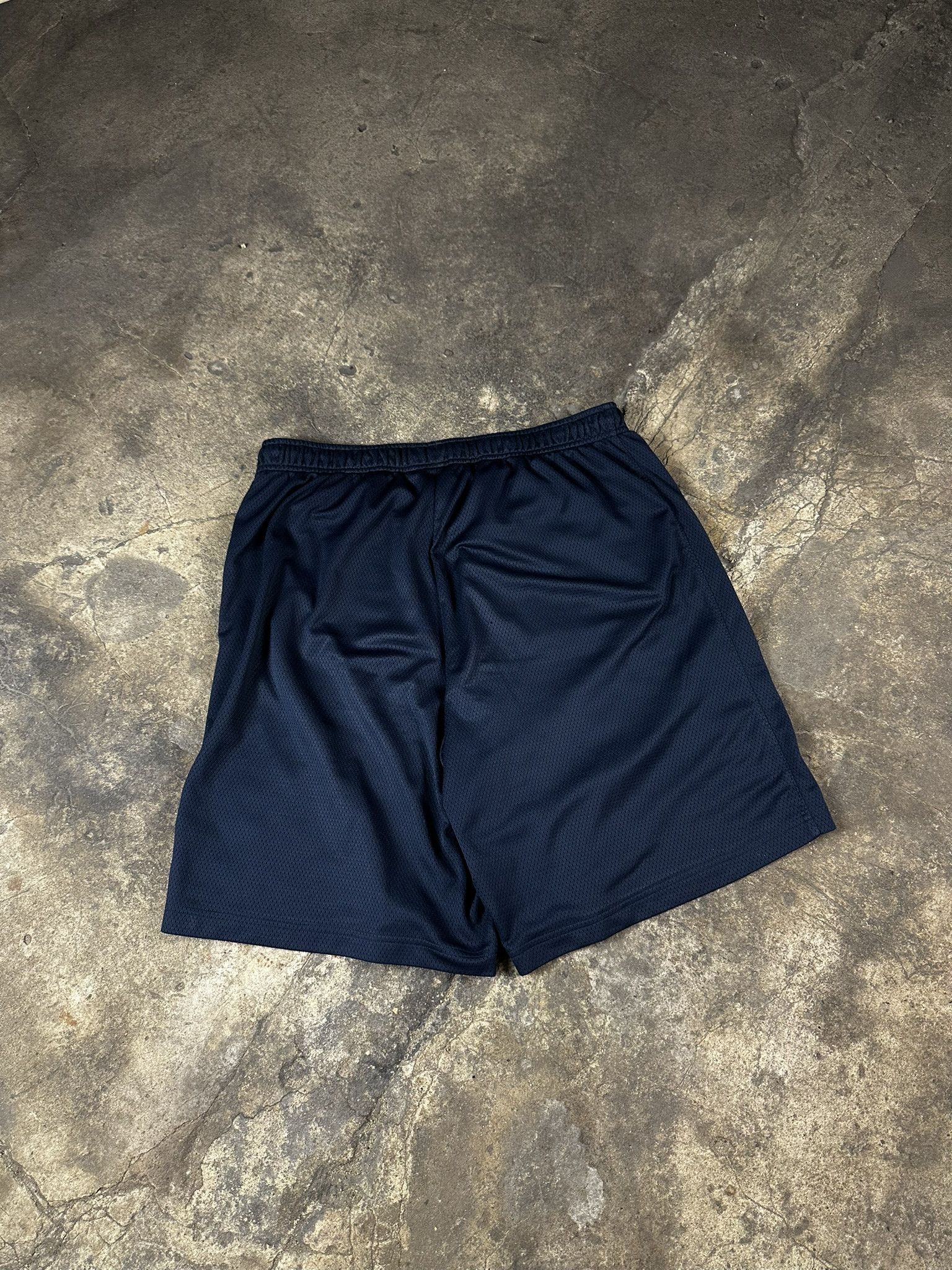 Nike 00s Vintage Nike Mesh Swoosh Shorts Size US 36 / EU 52 - 5 Thumbnail