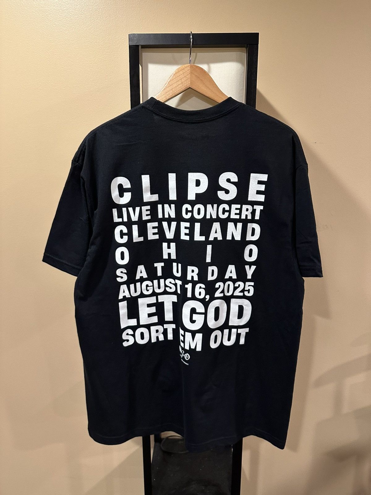 Rap Tees Clipse x NGO x Xhibition Ohio Shield Logo Black T-Shirt Size US XL / EU 56 / 4 - 12 Thumbnail