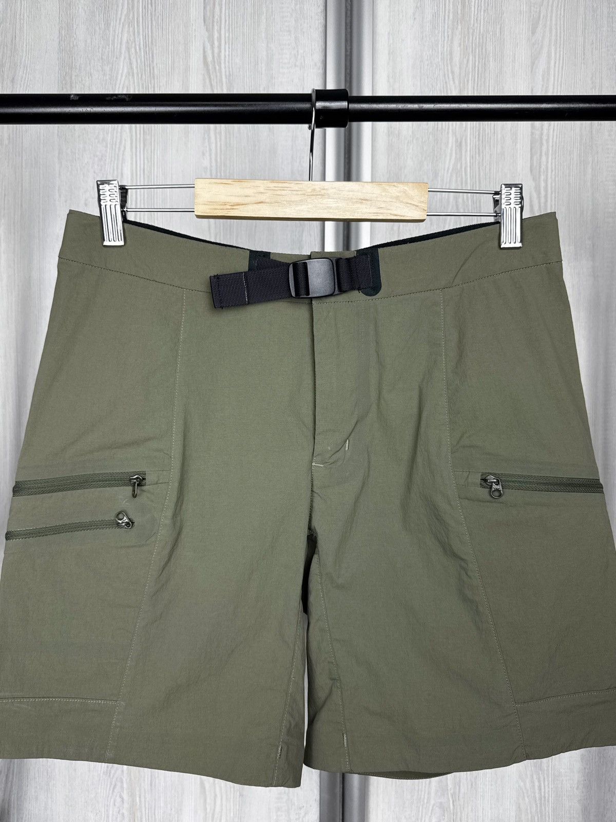 Arc'teryx Arc’teryx khaki green vintage 00s hiking women’s shorts 29 Size 29" - 3 Thumbnail