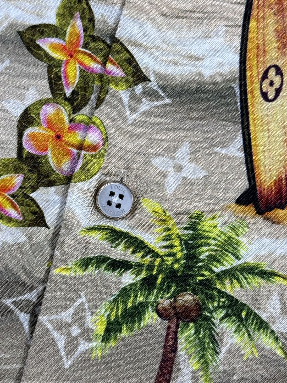 Louis Vuitton × Pharrell MONOGRAM PRINT HAWAII SILK SHIRT 1AFQYT Size US L / EU 52-54 / 3 - 4 Thumbnail