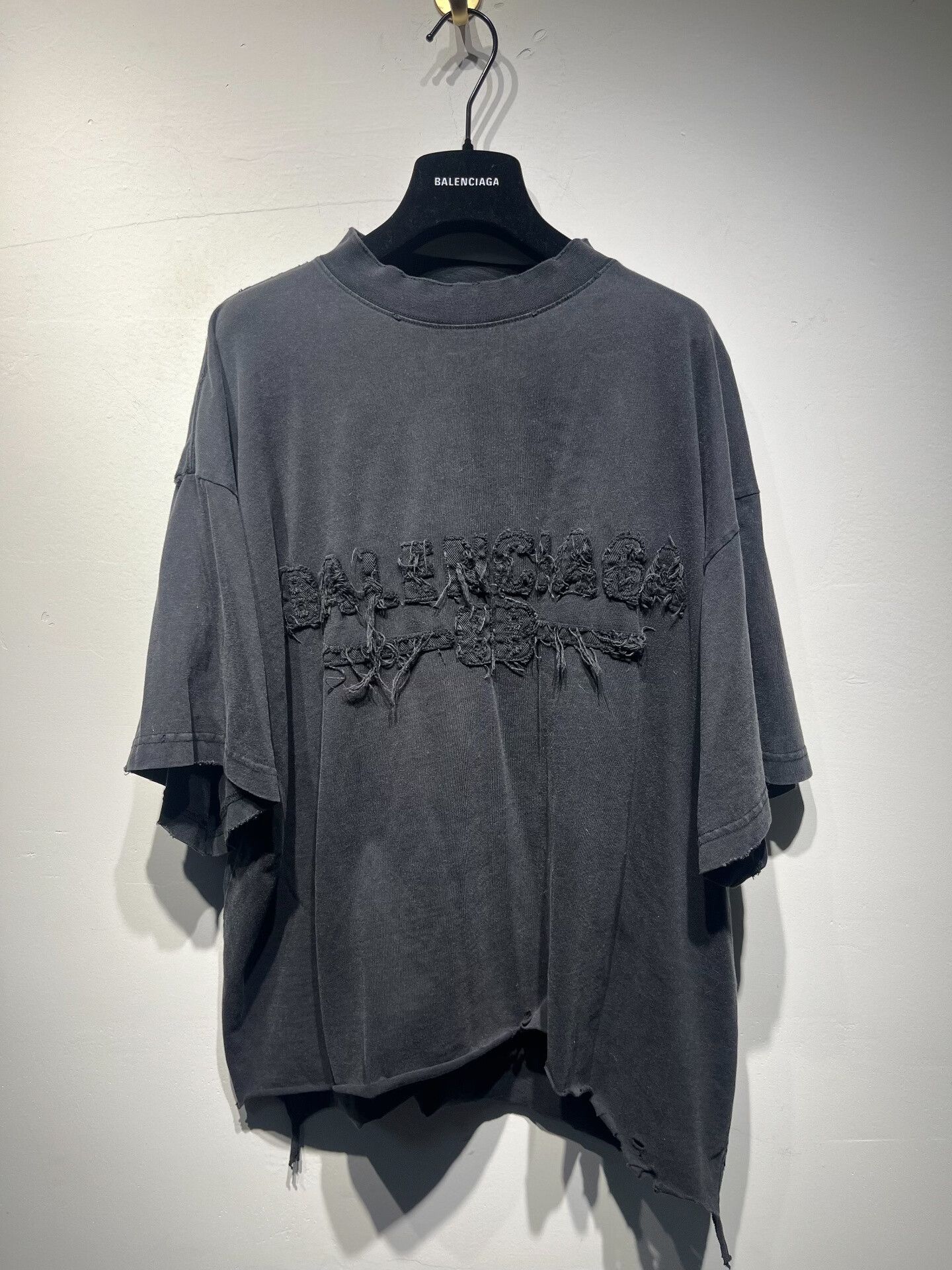 Balenciaga Balenciaga Retro Black T-Shirt 2 Men Size US XS / EU 42 / 0 - 1 Thumbnail