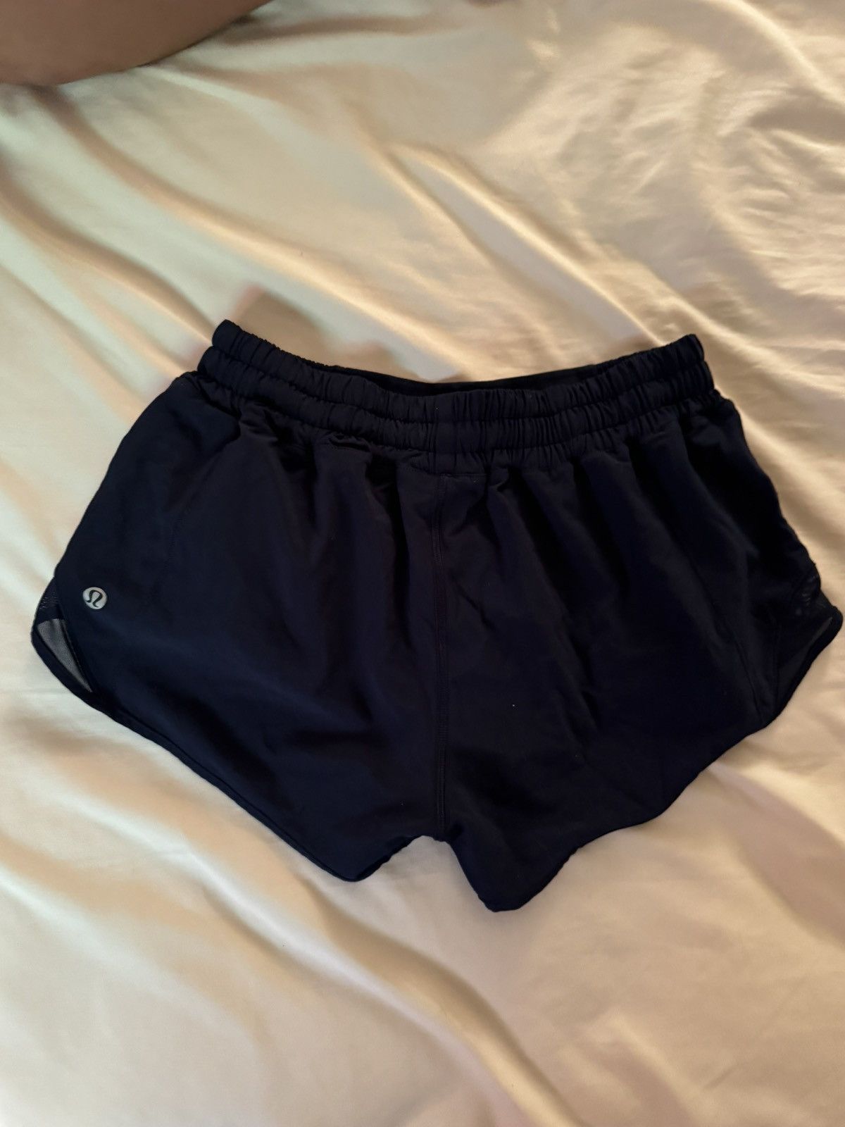 Lululemon Lululemon Hottie Hot shorts Size 28" / US 6 / IT 42 - 1 Thumbnail