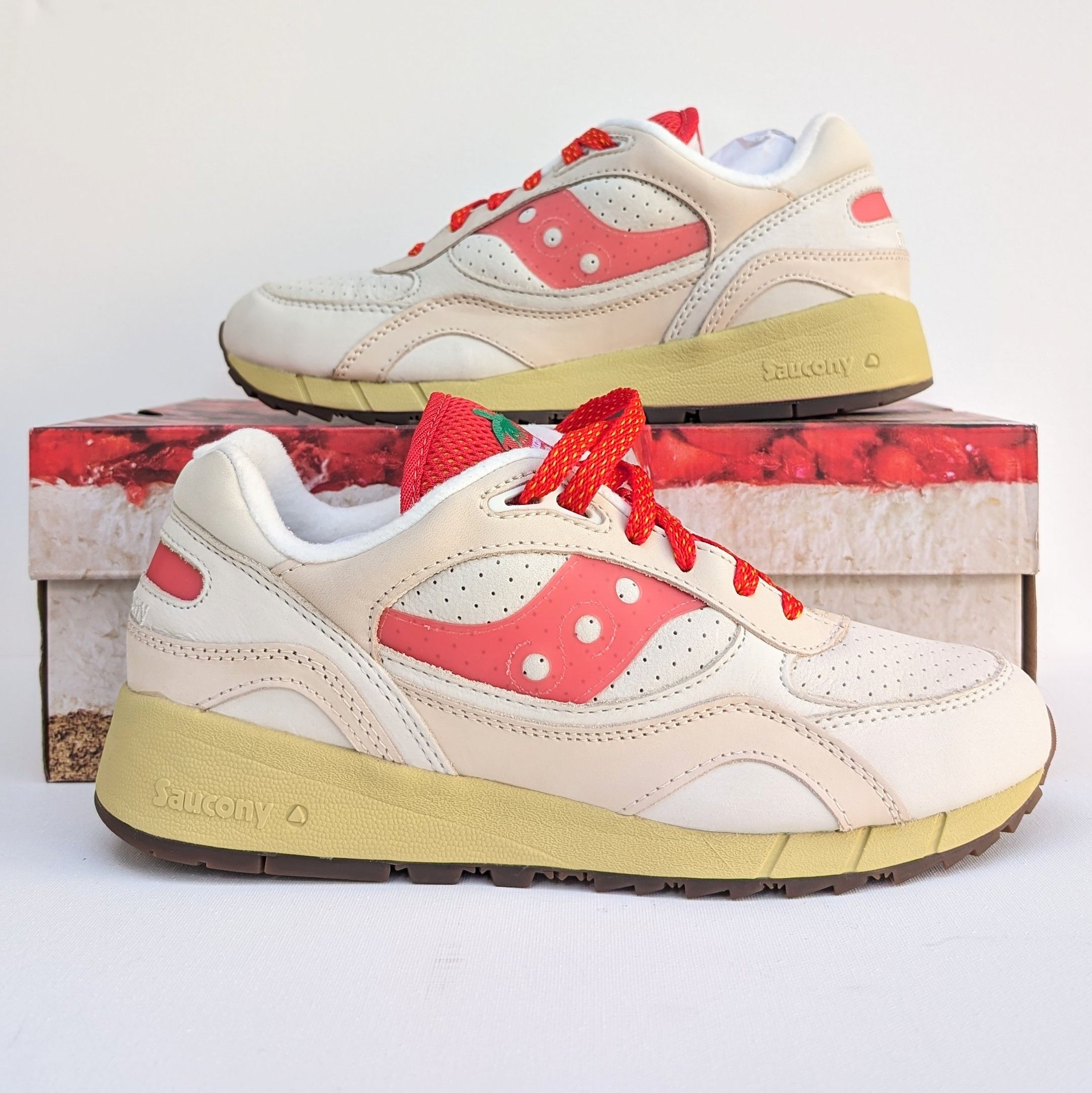 NEW IN BOX Saucony Shadow 6000 New York Cheesecake SIZE