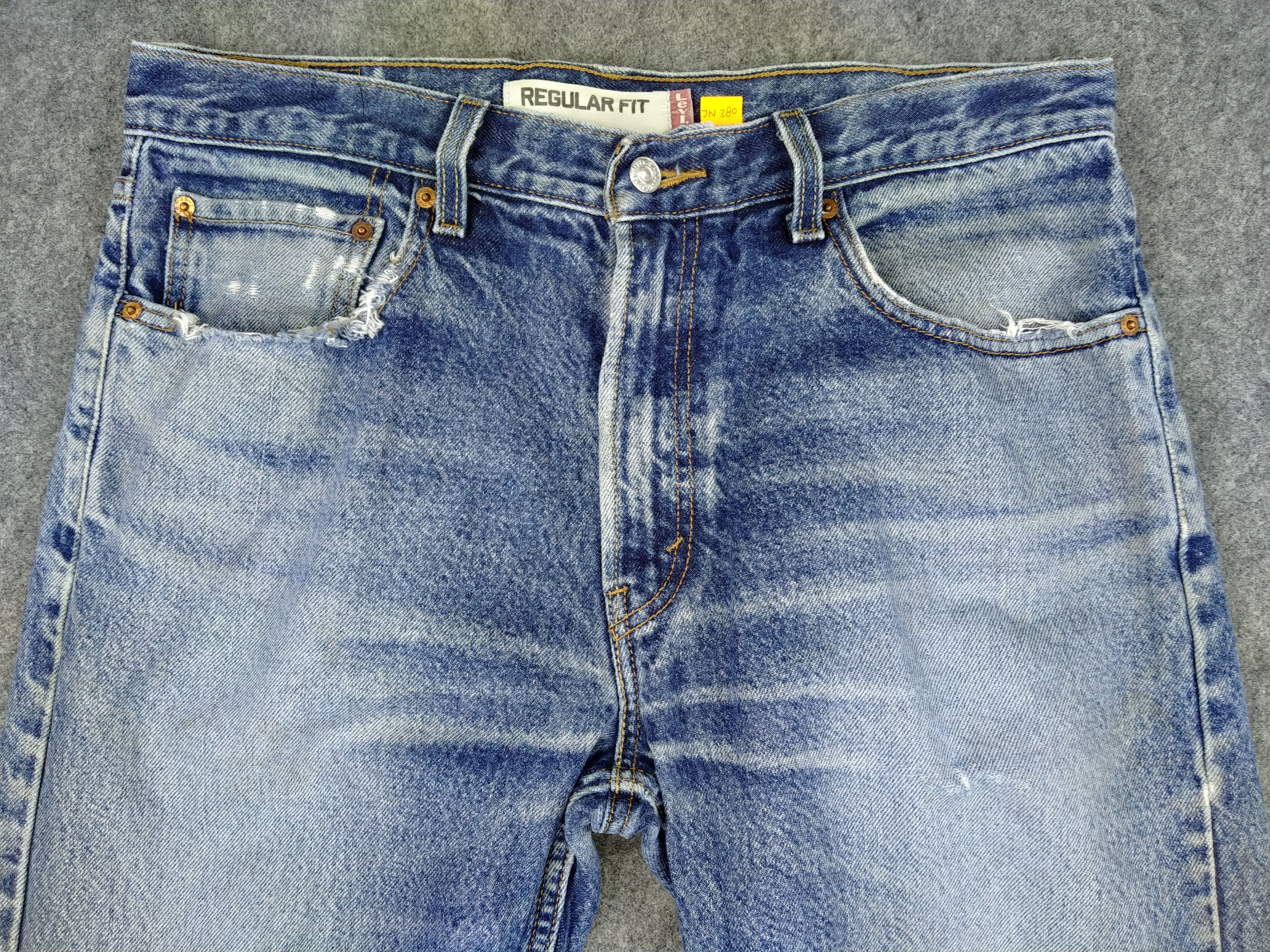 Levi's Vintage Levi's 505 Regular Fit Denim 35 x 28 Denim -JN380 Size US 35 - 3 Thumbnail