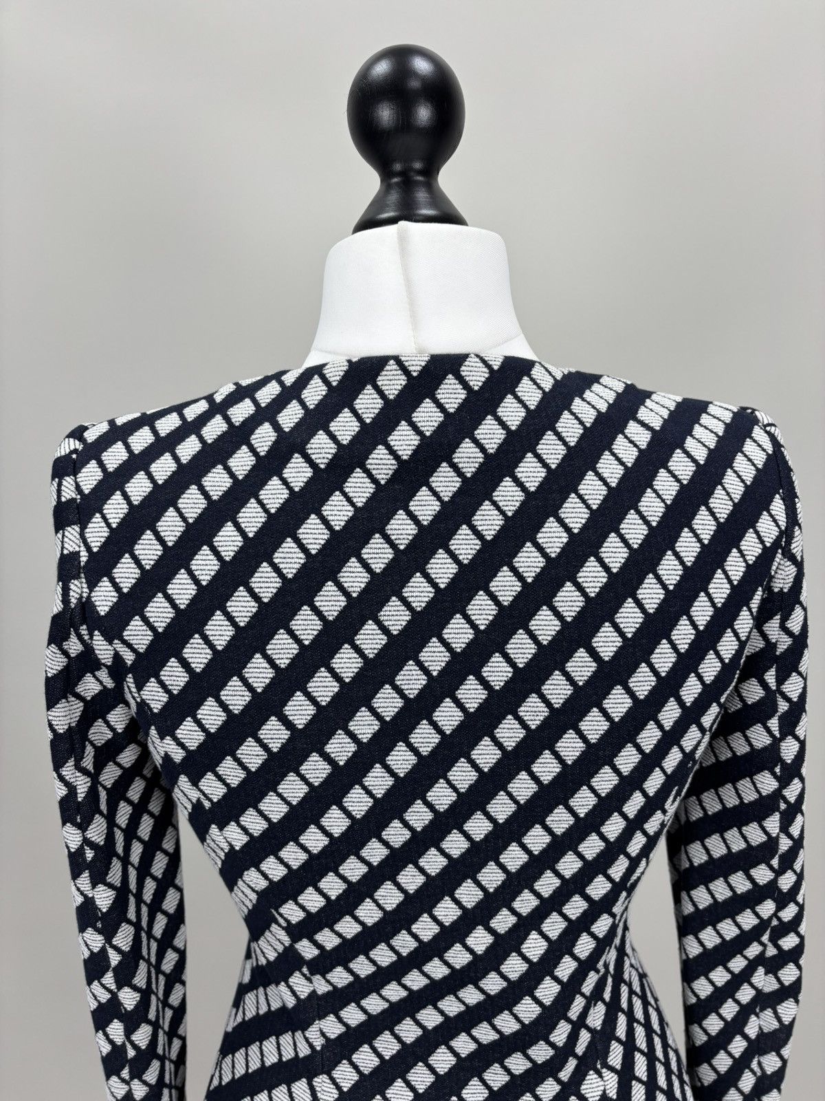 Armani Collezioni Womens blazer Armani Collezioni Size 42 Color Blue Size M / US 6-8 / IT 42-44 - 7 Thumbnail