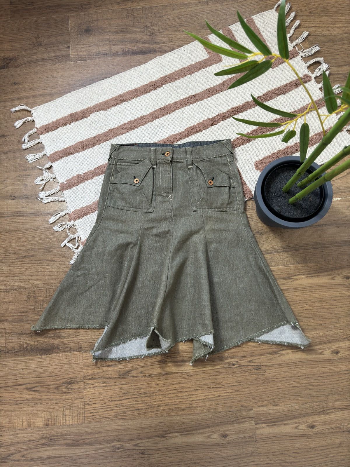 Evisu VINTAGE EVISU RARE JEANS PLATED MIDI SKIRT Size 28" / US 6 / IT 42 - 3 Thumbnail