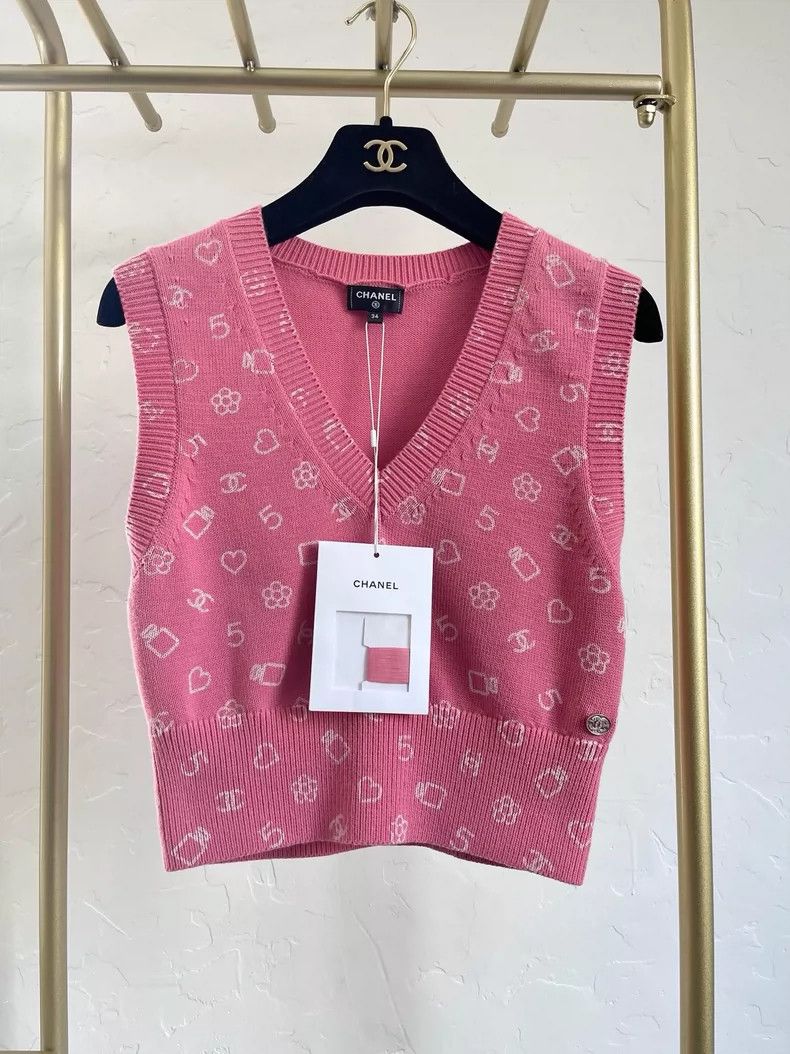 Chanel Chanel 23c pink love vest Size XXS / US 00 / IT 34 - 1 Thumbnail