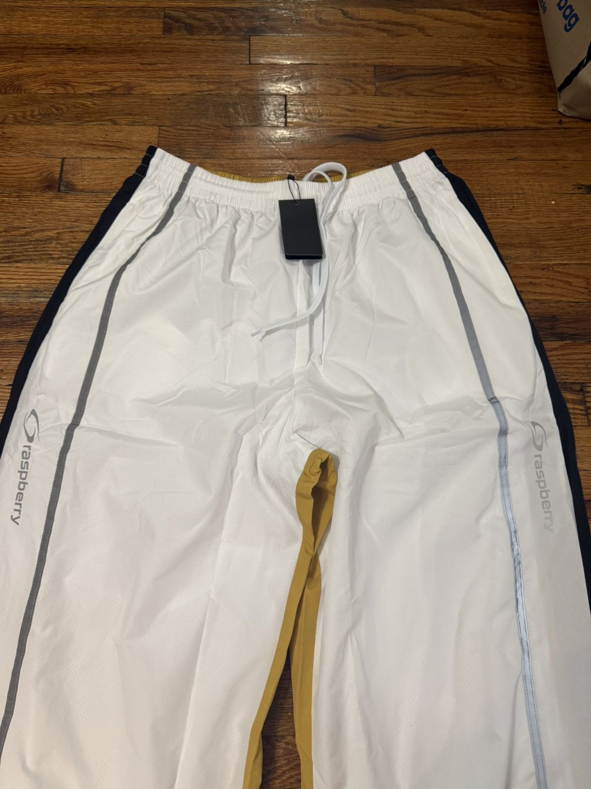 The GV Gallery The GV Gallery Half Half Sweats Size Medium Size US 32 / EU 48 - 2 Thumbnail