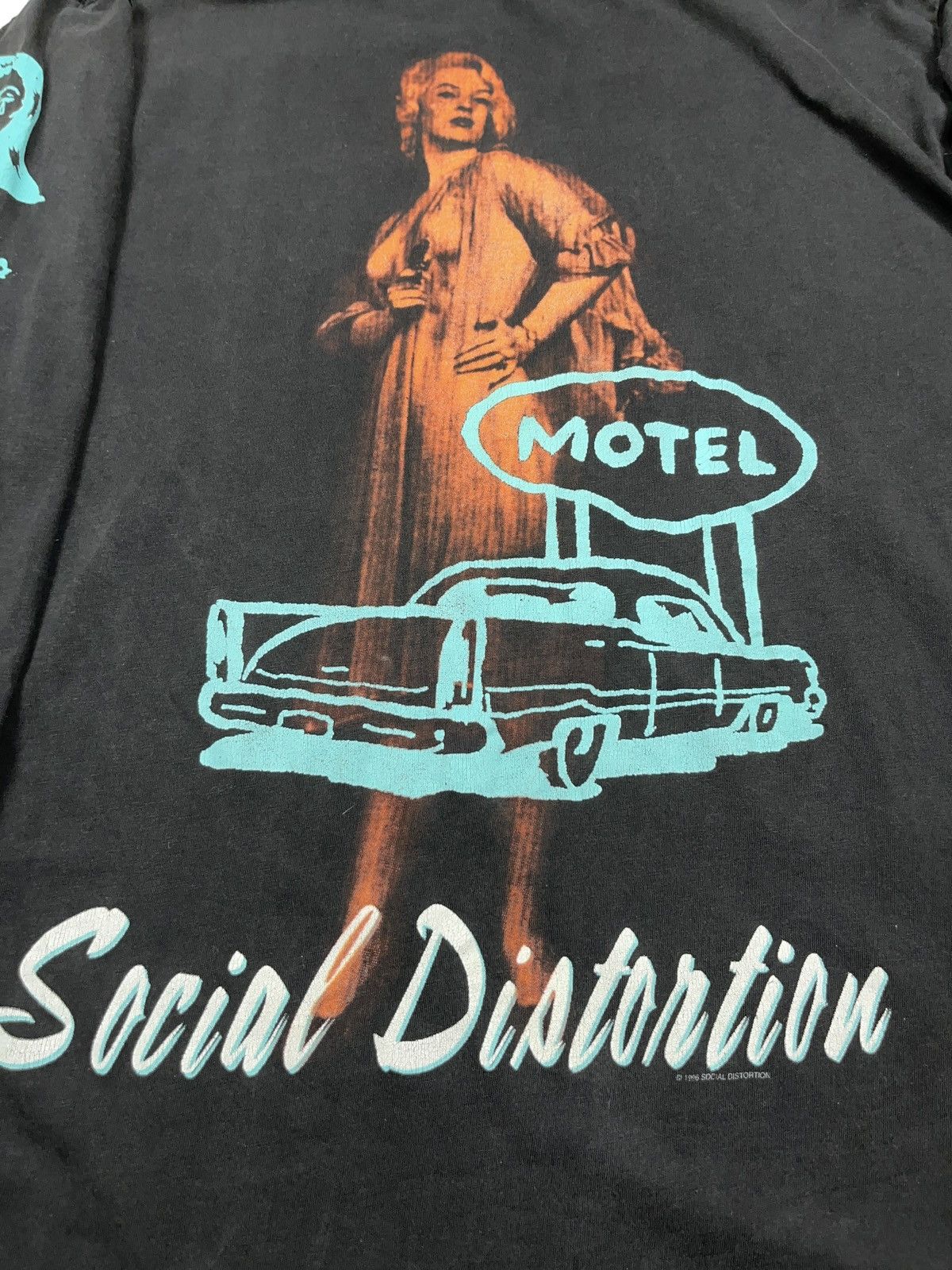 Band Tees Vintage 1996 Social Distortion Motel Femme Fatal shirt Size US L / EU 52-54 / 3 - 5 Thumbnail