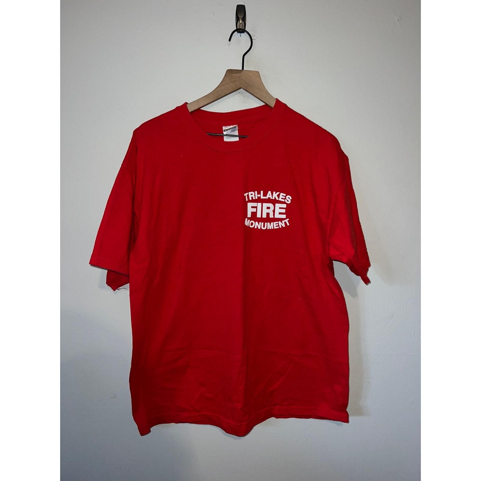 Gildan Vintage Tri Lakes Fire Shirt Monument Firefighter Red Tee XL Size US XL / EU 56 / 4 - 1 Thumbnail