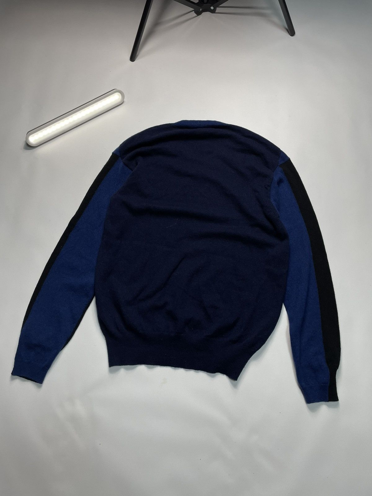 Alexander McQueen Alexander McQueen Silk Cashmere V-Neck Sweater S Size US S / EU 44-46 / 1 - 7 Thumbnail