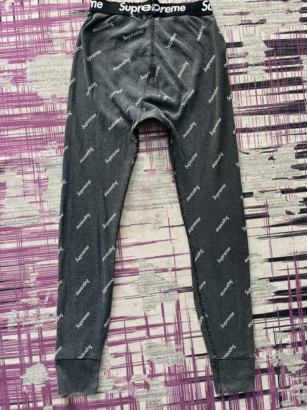 Hanes × Supreme SUPREME X HANES THERMAL PANTS BLACK LOGO PRINTS Size US 26 / EU 42 - 2 Thumbnail