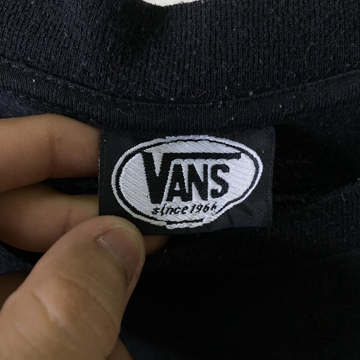 Vans Vintage 1990s Vans Skateboard Minimalist Design Skater Tee Size US L / EU 52-54 / 3 - 3 Thumbnail
