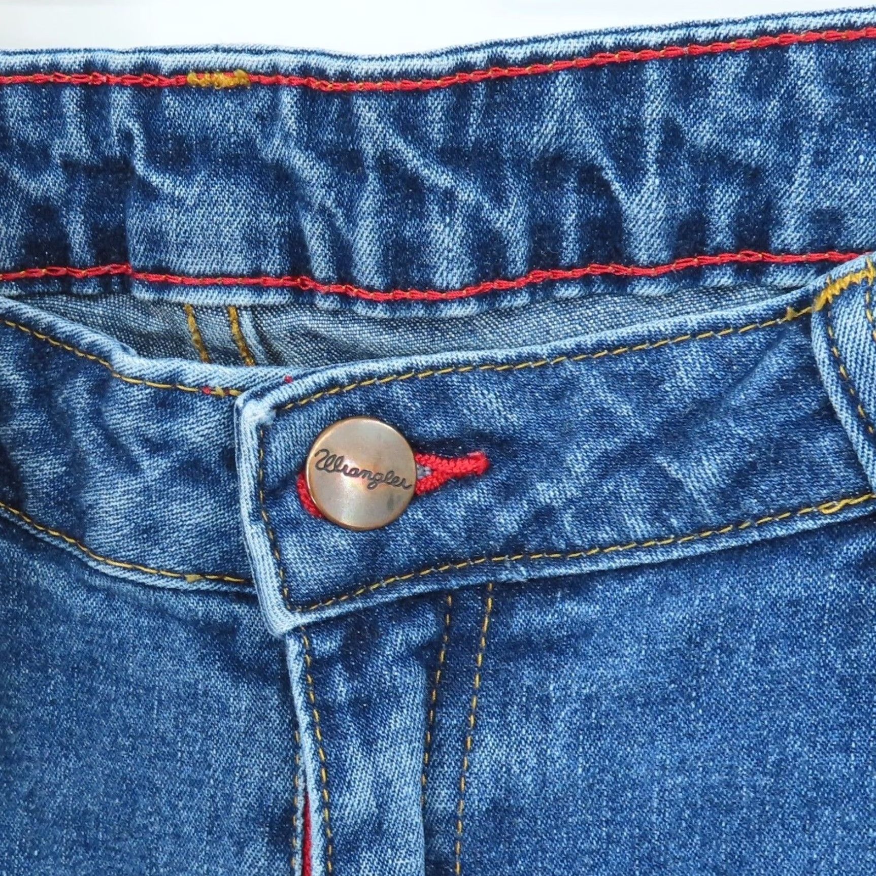 Wrangler Wrangler Womens Jeans 13/14 x 34 Medium Blue Wash Denim Straight Leg 5-Pocket Regular Size 14 Womens Jeans Blue Wash Straight Legacy and Gold Stitch Size 36" / US 14 / IT 50 - 3 Thumbnail