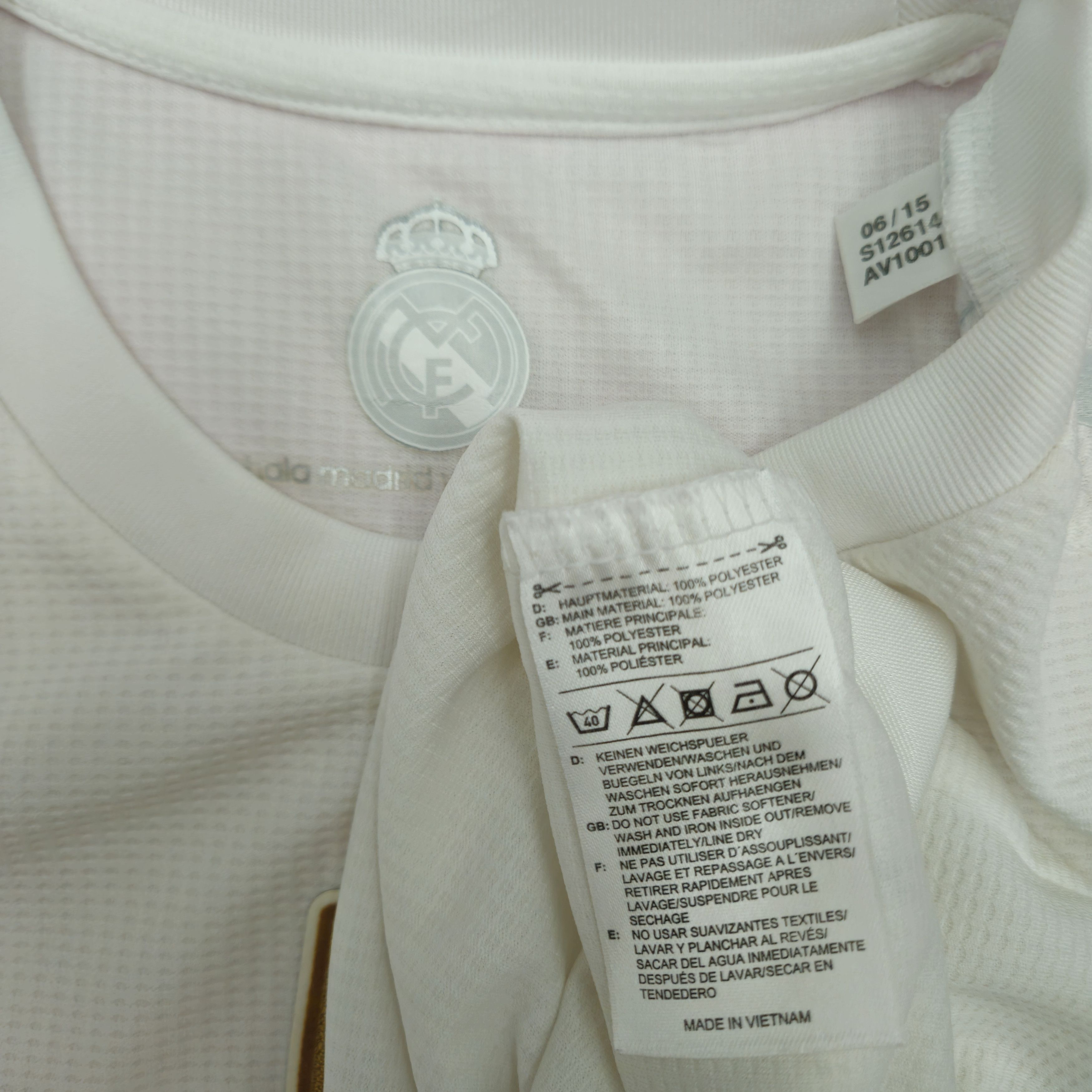 Other Real Madrid Home 2015/16 UCL CWC MEDIUM S12614 Size US M / EU 48-50 / 2 - 1 Thumbnail