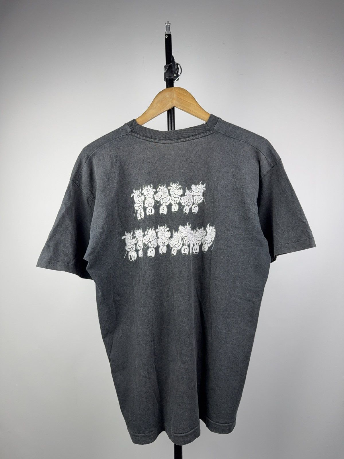 Vintage Retro Vintage Basel Verein Cows Graphic T-Shirt 90s Size US L / EU 52-54 / 3 - 7 Thumbnail