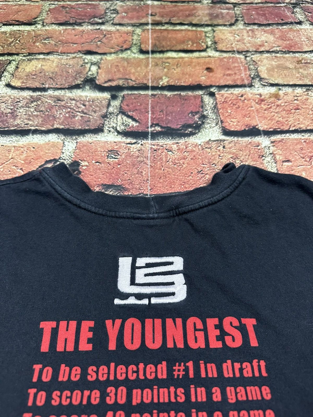 Nike Vintage Y2K Nike LeBron James L23 T-Shirt The Youngest Size US L / EU 52-54 / 3 - 8 Thumbnail