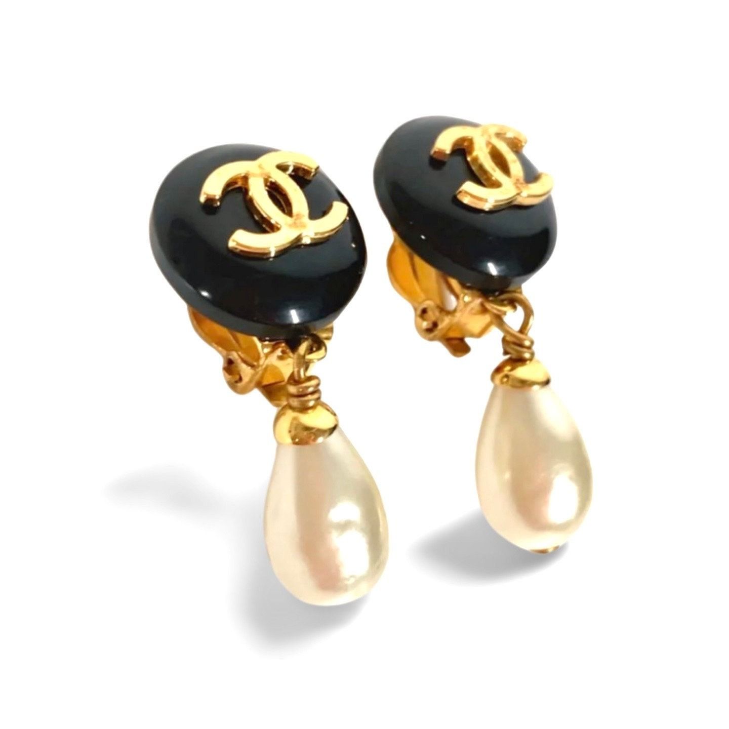 Chanel Vintage CHANEL teardrop white faux pearl earrings with cc Size ONE SIZE - 2 Thumbnail