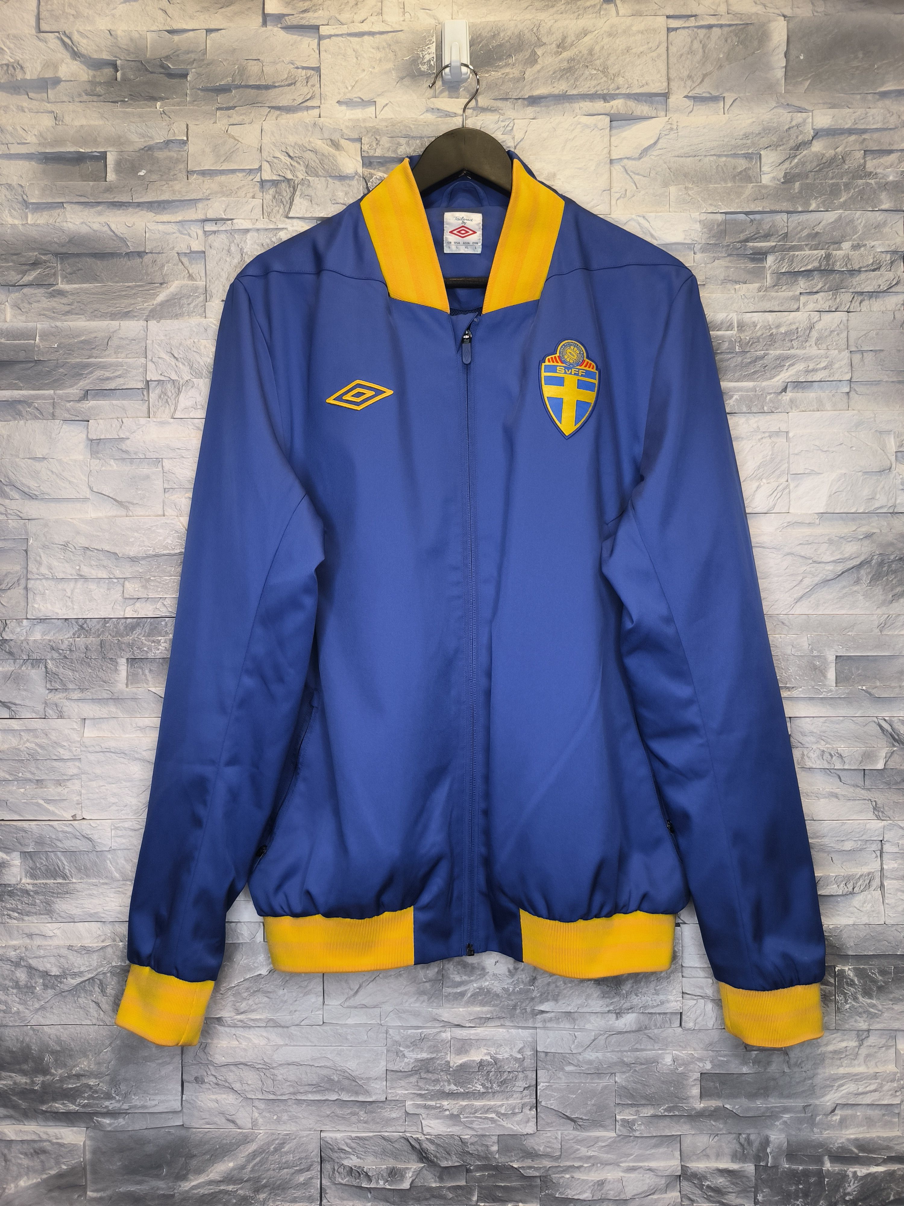 Umbro Umbro Sverige Sweden Training Zip Jacket Vintage Football Size US L / EU 52-54 / 3 - 1 Thumbnail