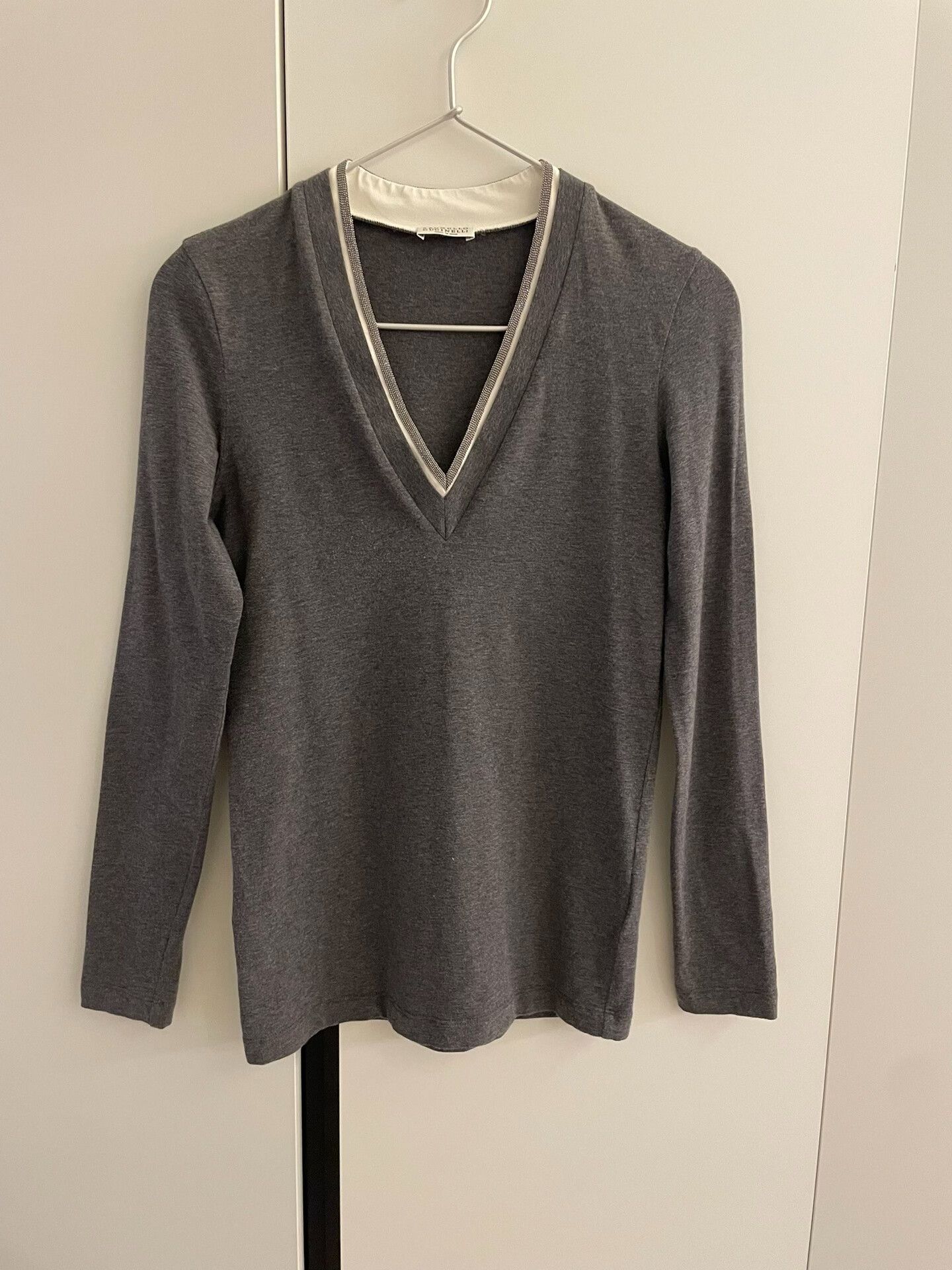 Brunello Cucinelli Brunello Cucinelli Women's V-neck T-shirt Size XS / US 0-2 / IT 36-38 - 1 Thumbnail