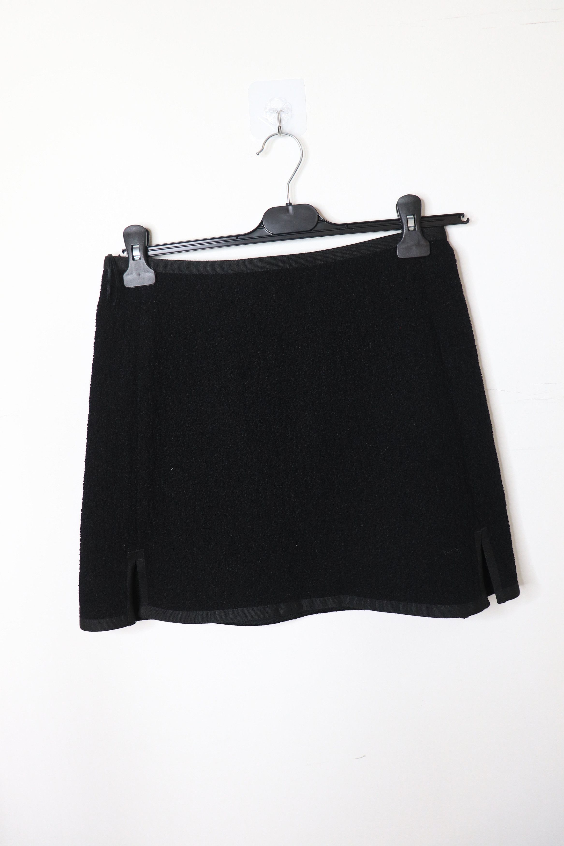 Louis Vuitton Black textured notch mini skirt - UK 10 Size 28" / US 6 / IT 42 - 1 Thumbnail