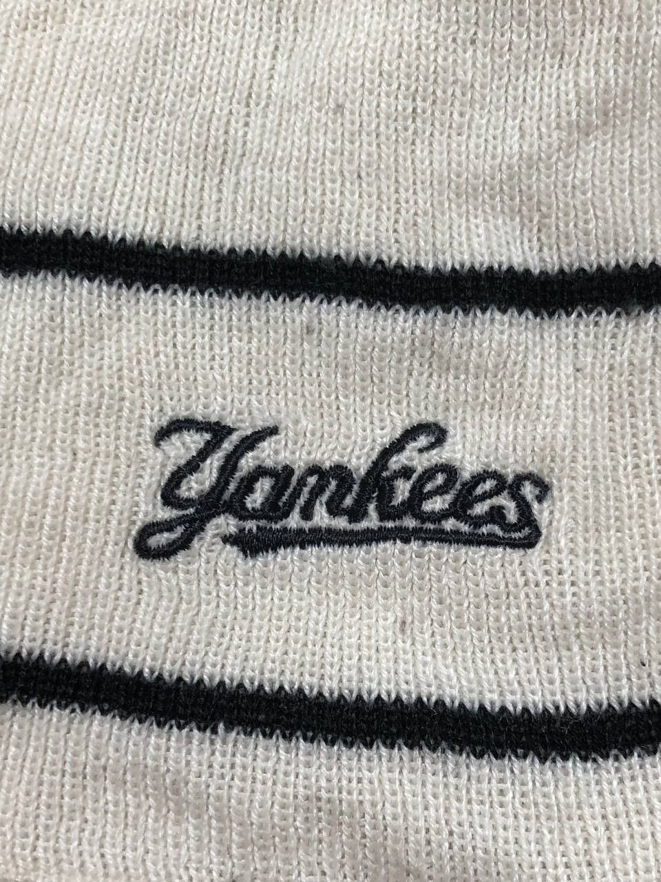 New York Yankees Vintage New York Yankees Y2K Logo Beanie Hat Size ONE SIZE - 9 Thumbnail