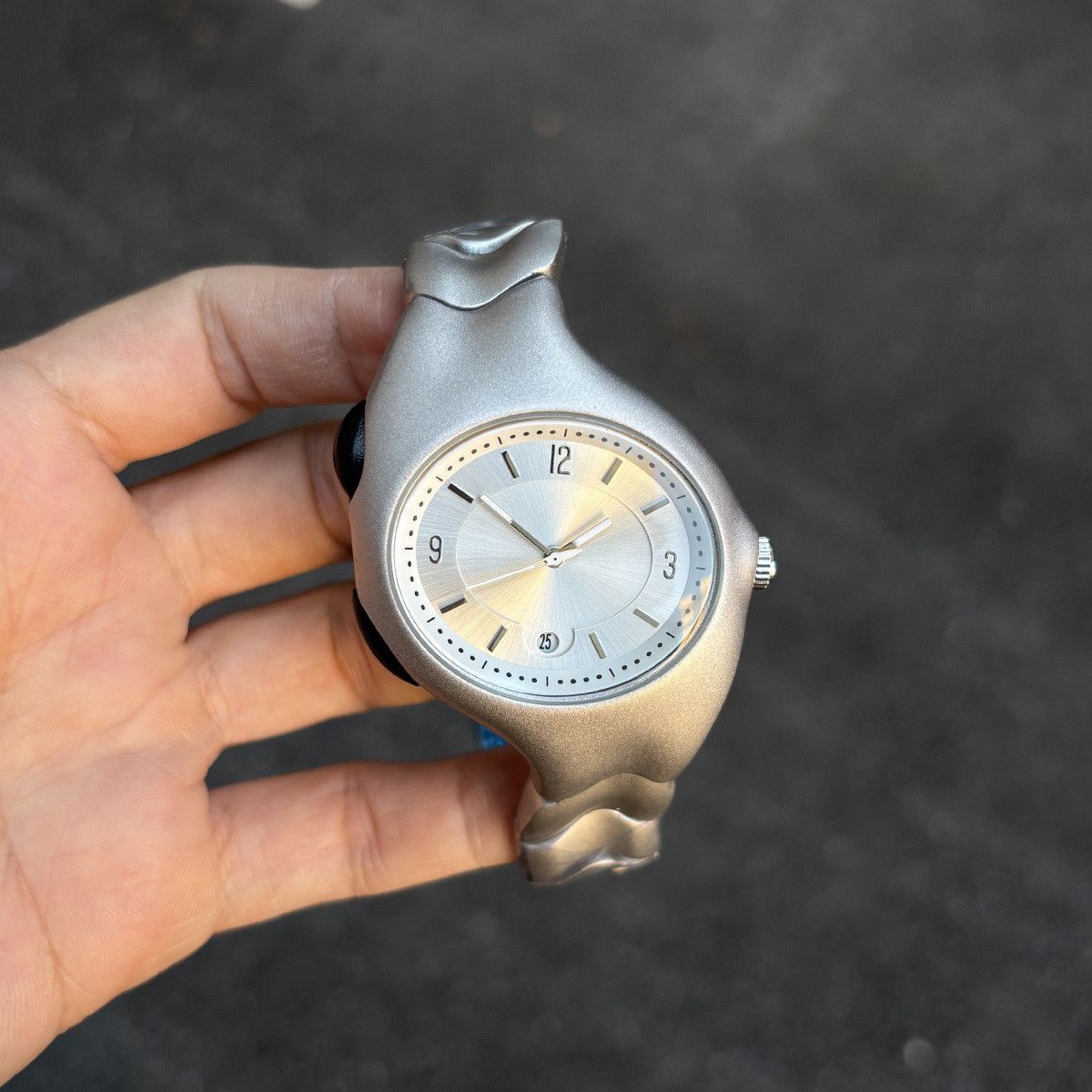 Vintage Y2k Twisted Watch Size ONE SIZE - 1 Thumbnail