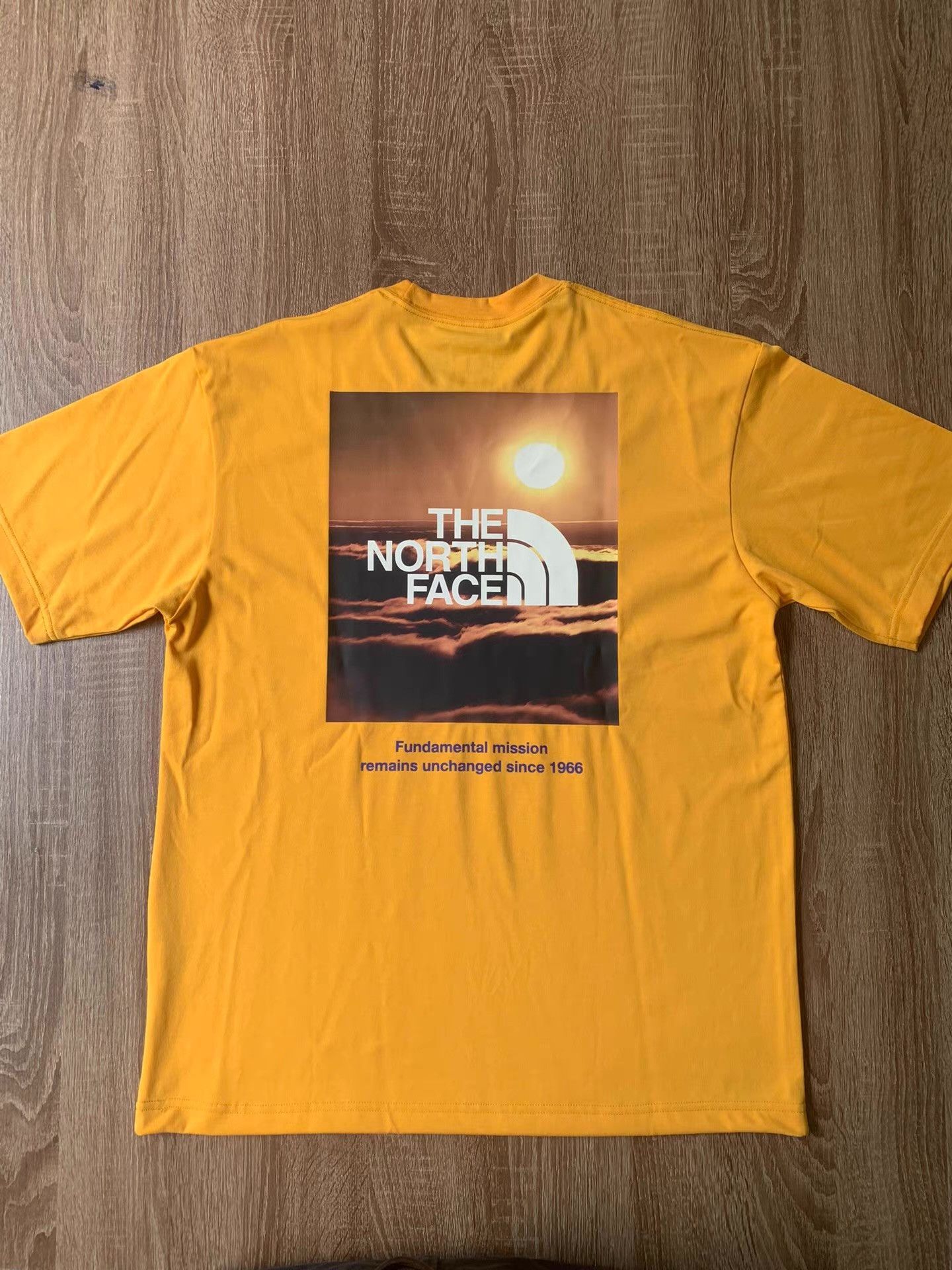 The North Face Unisex Nature Phenomenon Short Sleeve T-Shirt Ｑ22 Size US M / EU 48-50 / 2 - 1 Thumbnail