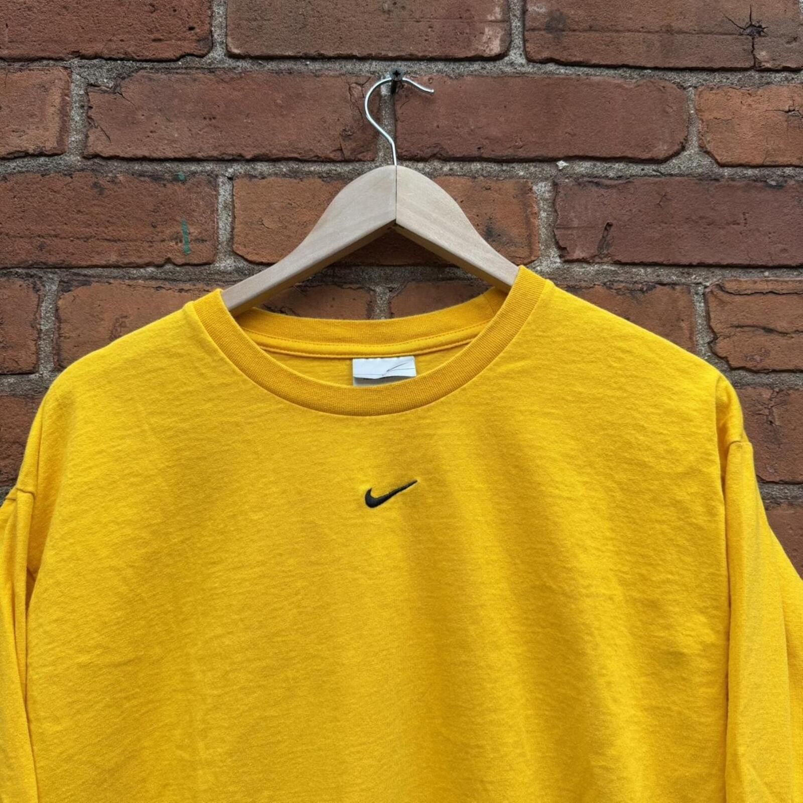 Nike Vintage nike centre swoosh long sleeve t shirt 00s L Size US L / EU 52-54 / 3 - 2 Thumbnail