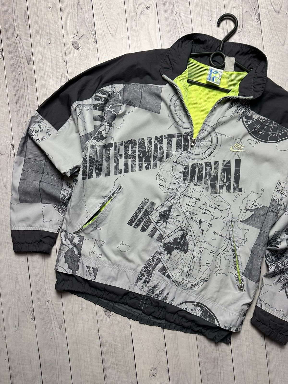 Vintage nike challenge court jacket size M rare multicolor