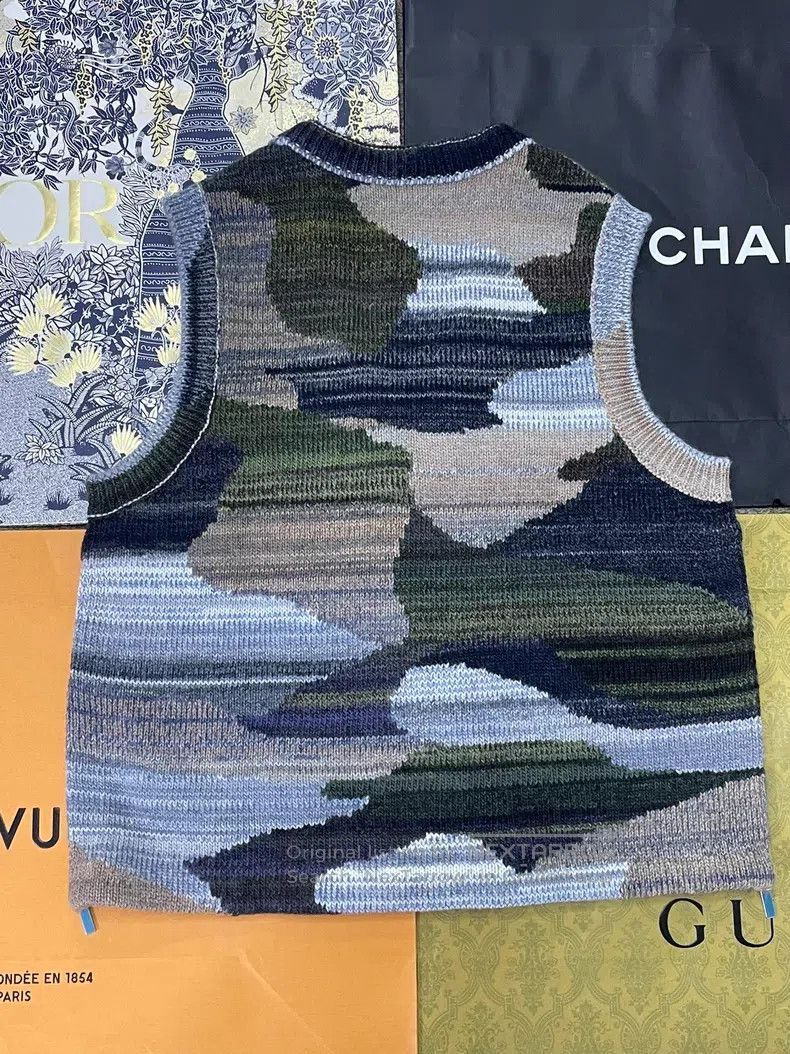 Chanel Chanel 24A colour-blocked wool cashmere vest Size XS / US 0-2 / IT 36-38 - 3 Thumbnail