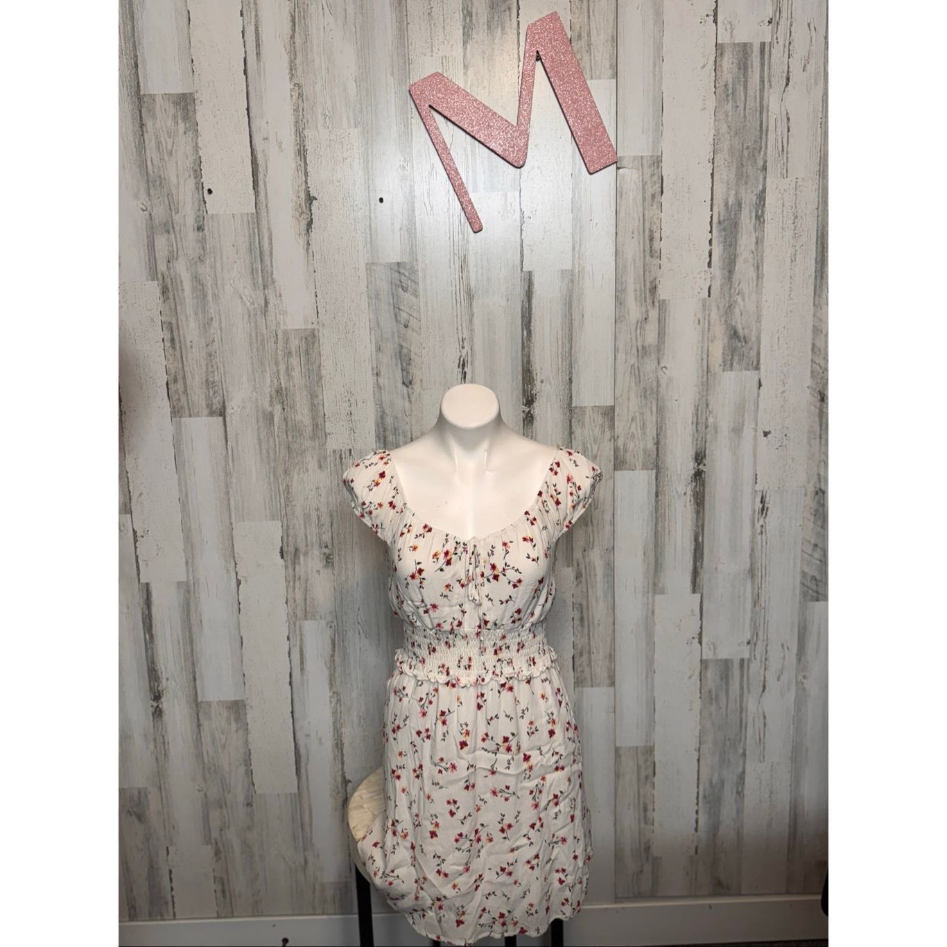 Other ROW A White Floral Smocked Waist Dress Women’s Size M Size M / US 6-8 / IT 42-44 - 1 Thumbnail