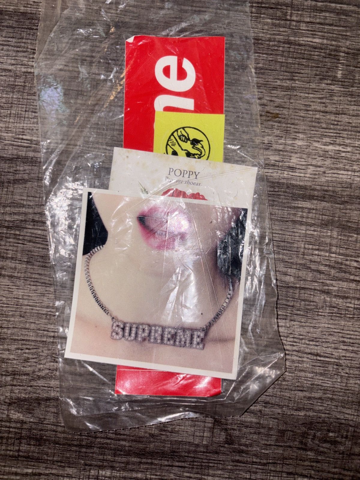 Supreme Supreme SS18 Sticker Pack w Poppy Seeds Iced Out Supreme Size ONE SIZE - 1 Thumbnail