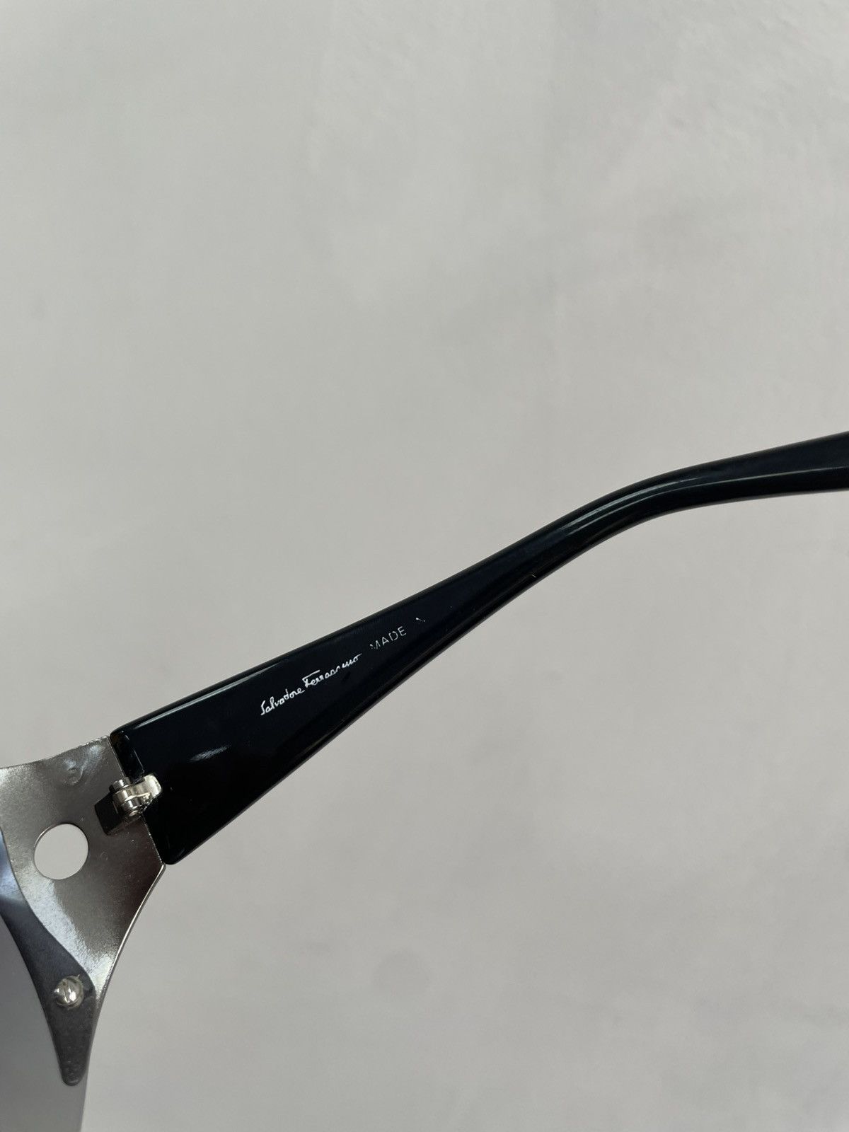 Salvatore Ferragamo Rare Salvatore Ferragamo strass shield musk sunglasses Size ONE SIZE - 11 Thumbnail