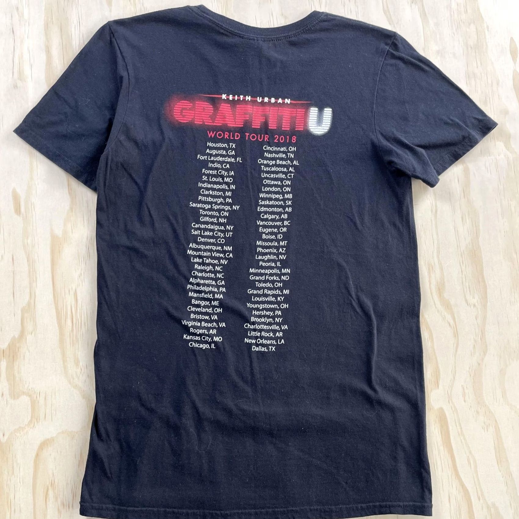Gildan Keith Urban Graffiti U Tour 2018 Shirt Mens Small Black Concert Graphic T-Shirt Size US S / EU 44-46 / 1 - 3 Thumbnail