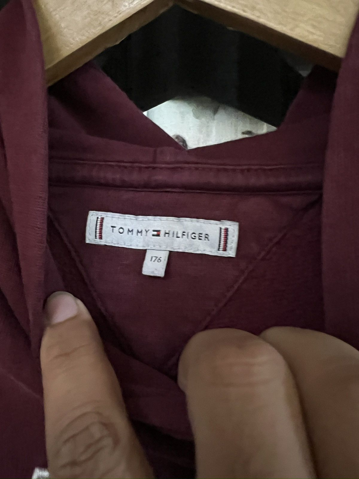 Tommy Hilfiger Tommy hilfinger maroon center logo Size US L / EU 52-54 / 3 - 2 Thumbnail