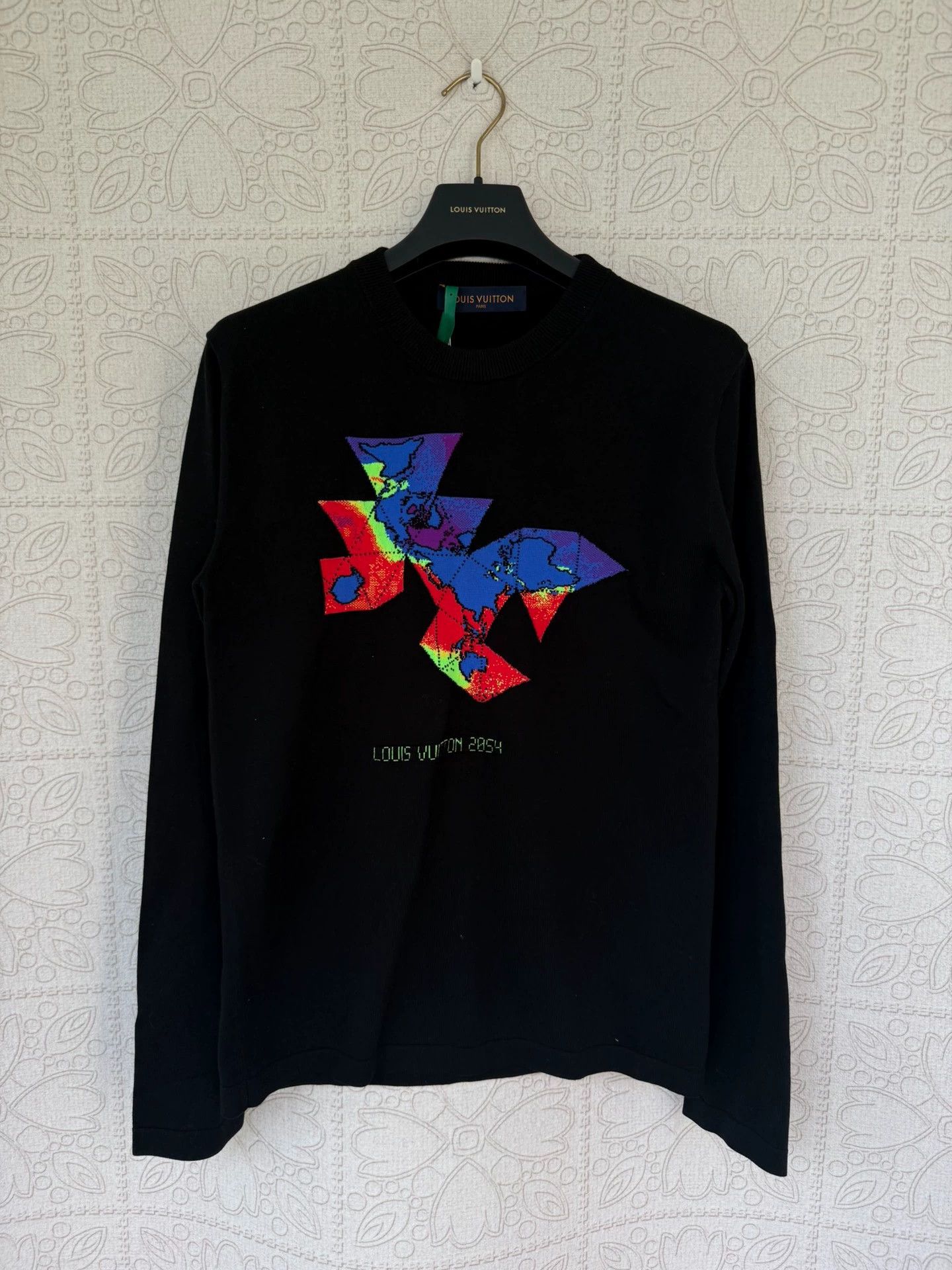 louis vuitton lv 2054 heat reactive sweater