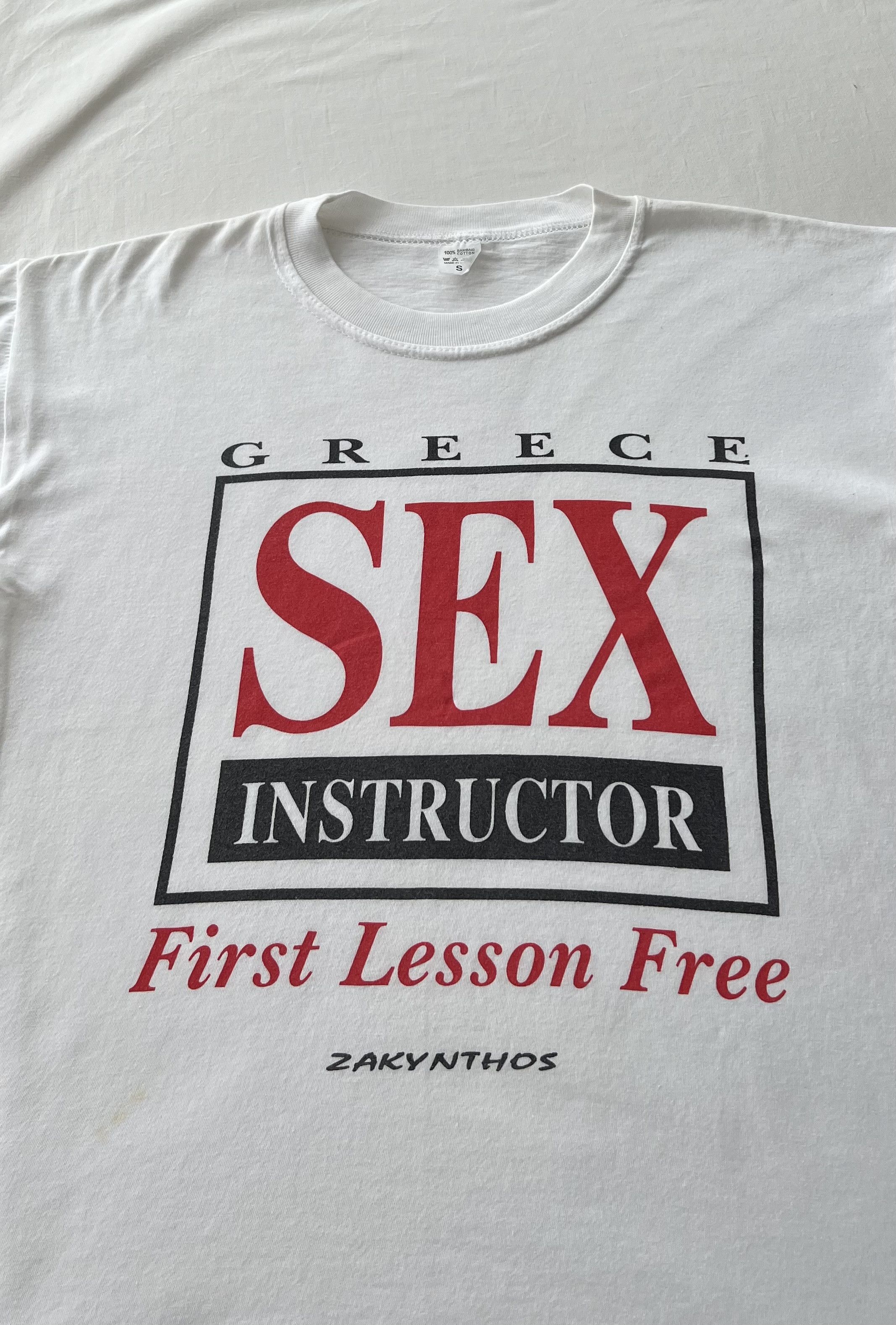 Vintage Vintage 90s Greece Sex Instructor First Lesson Free T-shirt Size US S / EU 44-46 / 1 - 3 Thumbnail