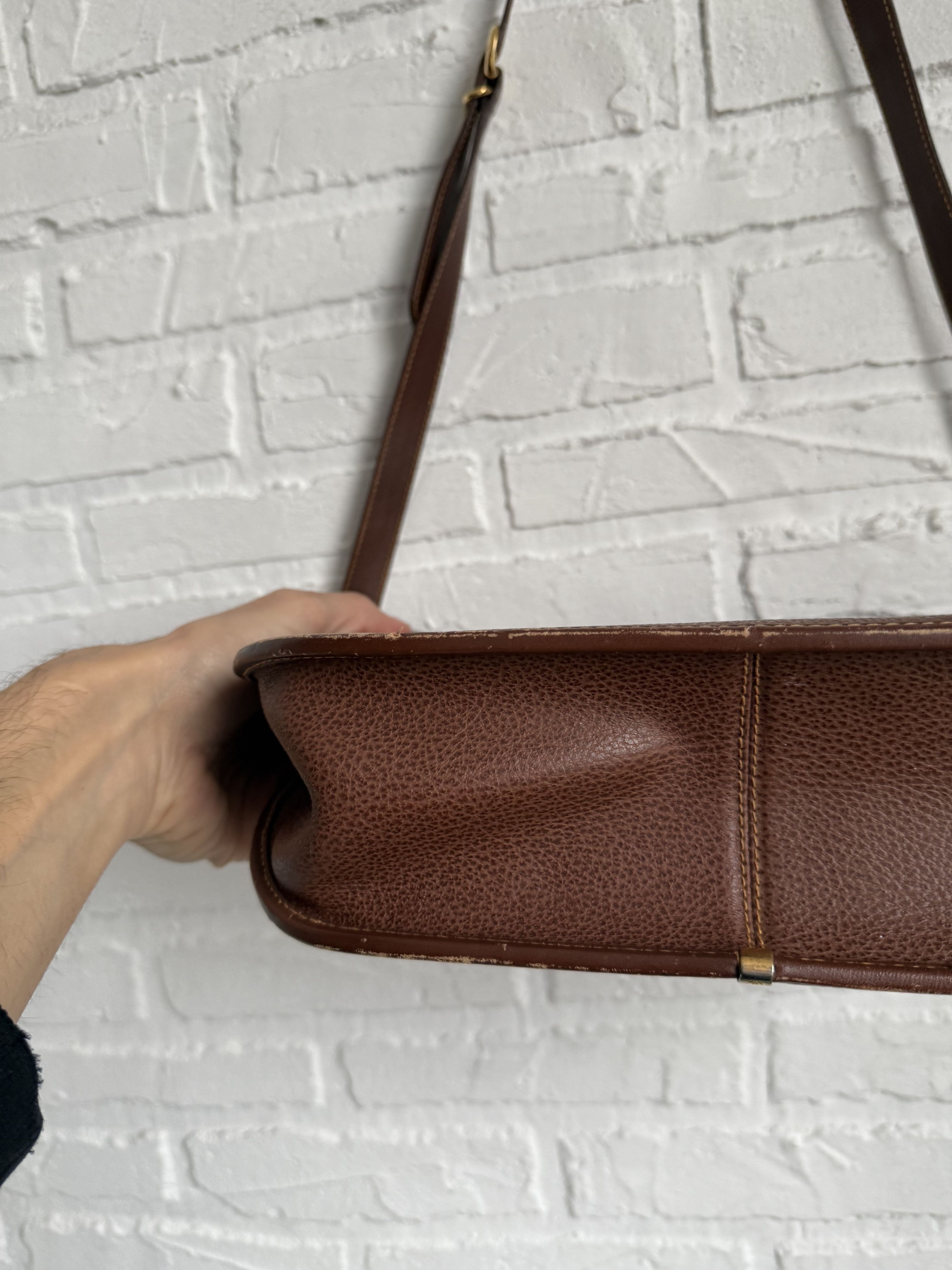 Gucci Vintage 1970s Gucci GG crest Brown shoulder bag Size ONE SIZE - 14 Thumbnail