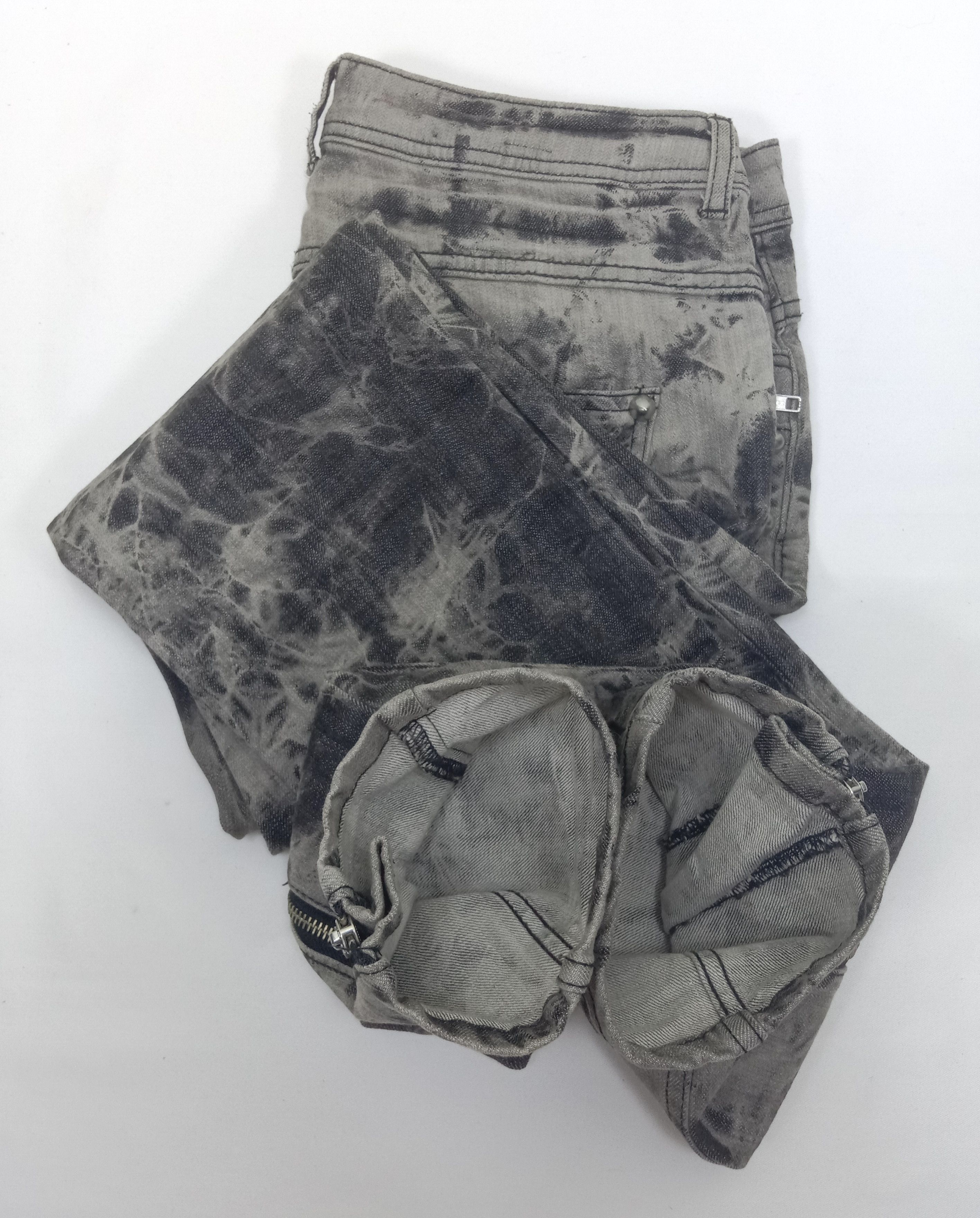 Japanese Brand Japanese Punk Seditionaries Leg Zipper Bleach Jeans Size US 32 / EU 48 - 16 Thumbnail
