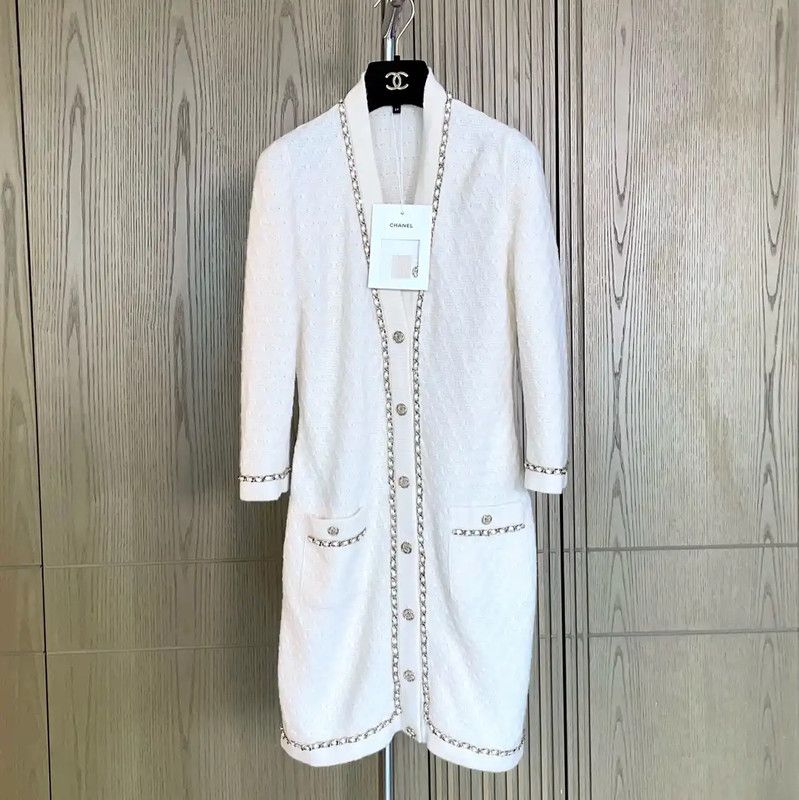 Chanel Chanel White Cashmere Chain Cardigan 0089 Size S / US 4 / IT 40 - 1 Thumbnail
