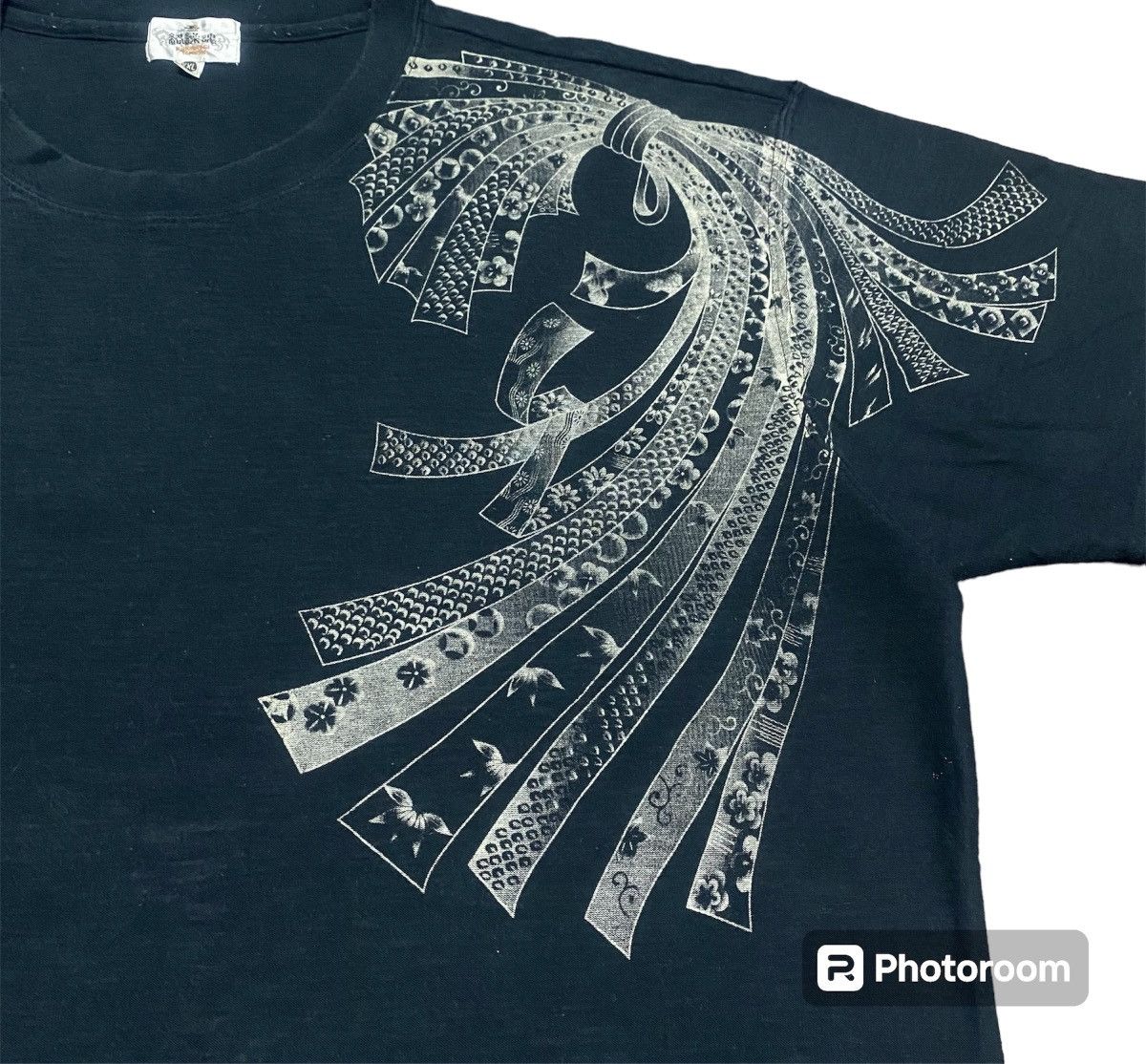 Japanese Brand Rare‼️🔥Karakuri Tamashi Sukajan Embroidery Fish Koi T-Shirt Size US XL / EU 56 / 4 - 5 Thumbnail