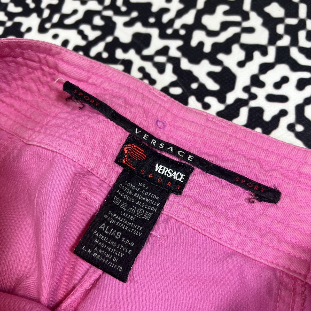 Versace Vintage 90s Versace Sport Retro Bridges Shorts Size 28" / US 6 / IT 42 - 19 Thumbnail