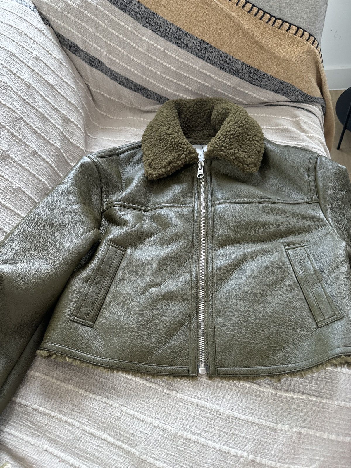 Bershka Brand-new eco-friendly fur sample garment Size S / US 4 / IT 40 - 2 Thumbnail