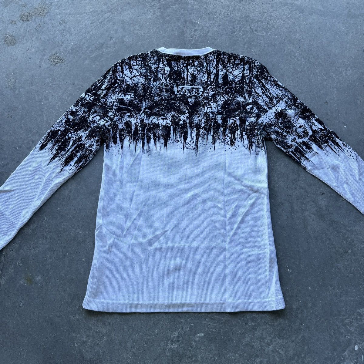 Vans Vintage Y2K Vans Skulls Punk Thermal Long Sleeve Shirt Large Size US L / EU 52-54 / 3 - 5 Thumbnail