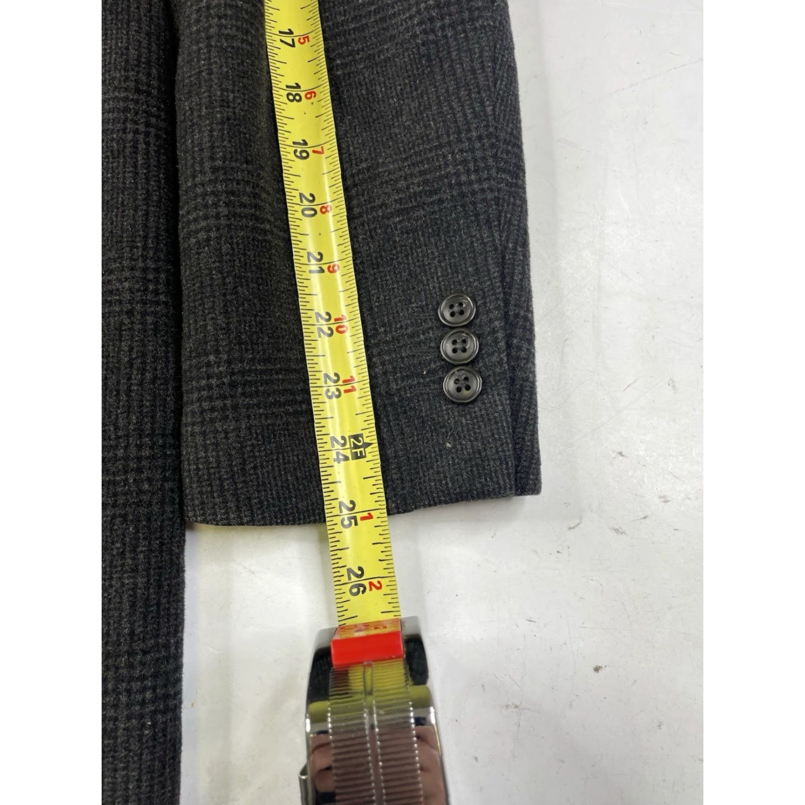 Uniqlo Uniqlo Wool Cashmere Overcoat Mens M Dark Gray Plaid Long Coat Regular Jacket Women? No, Men. Size US M / EU 48-50 / 2 - 5 Thumbnail
