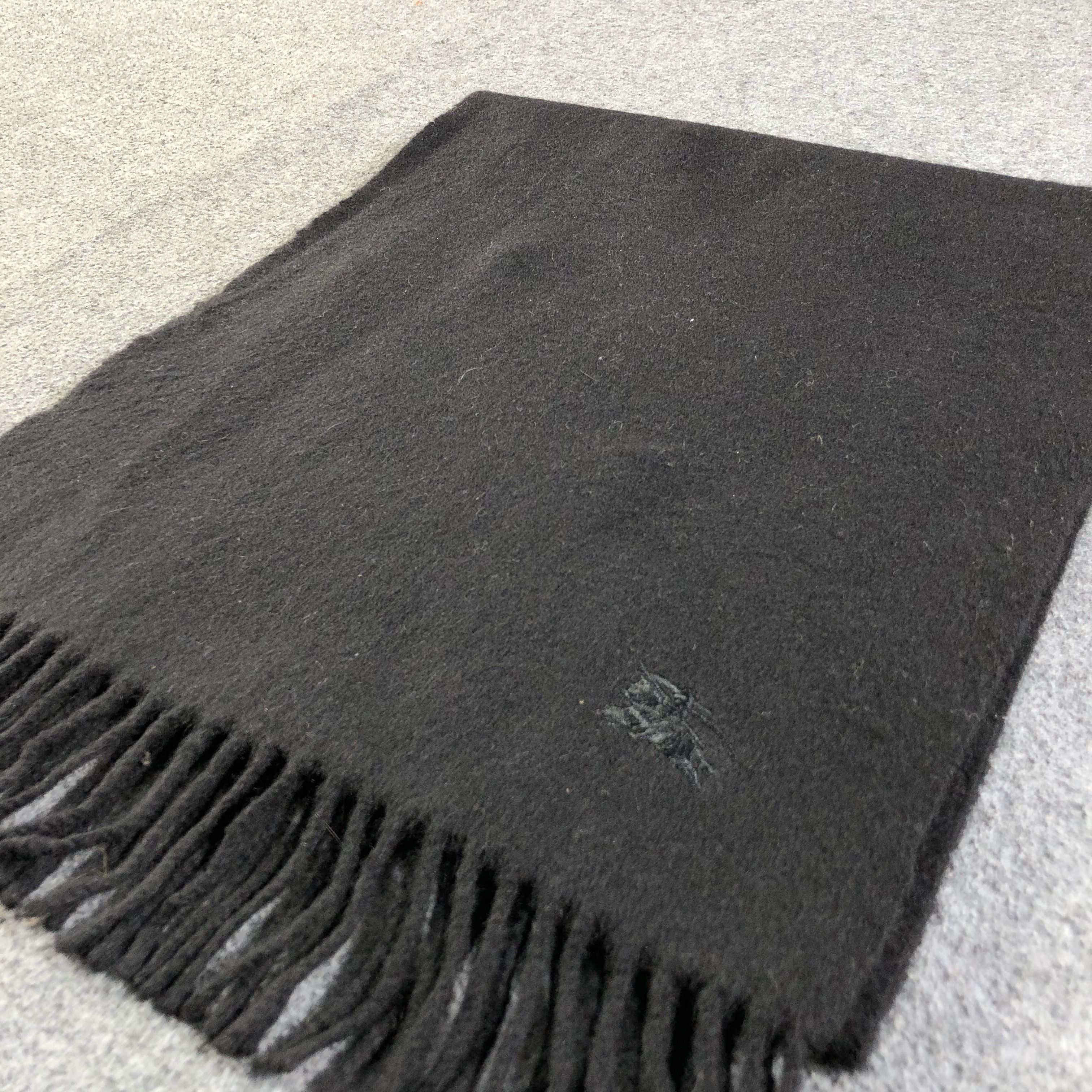 Burberry Burberrys Plain Black Cashmere Scarf Muffler V1289 Size ONE SIZE - 2 Thumbnail