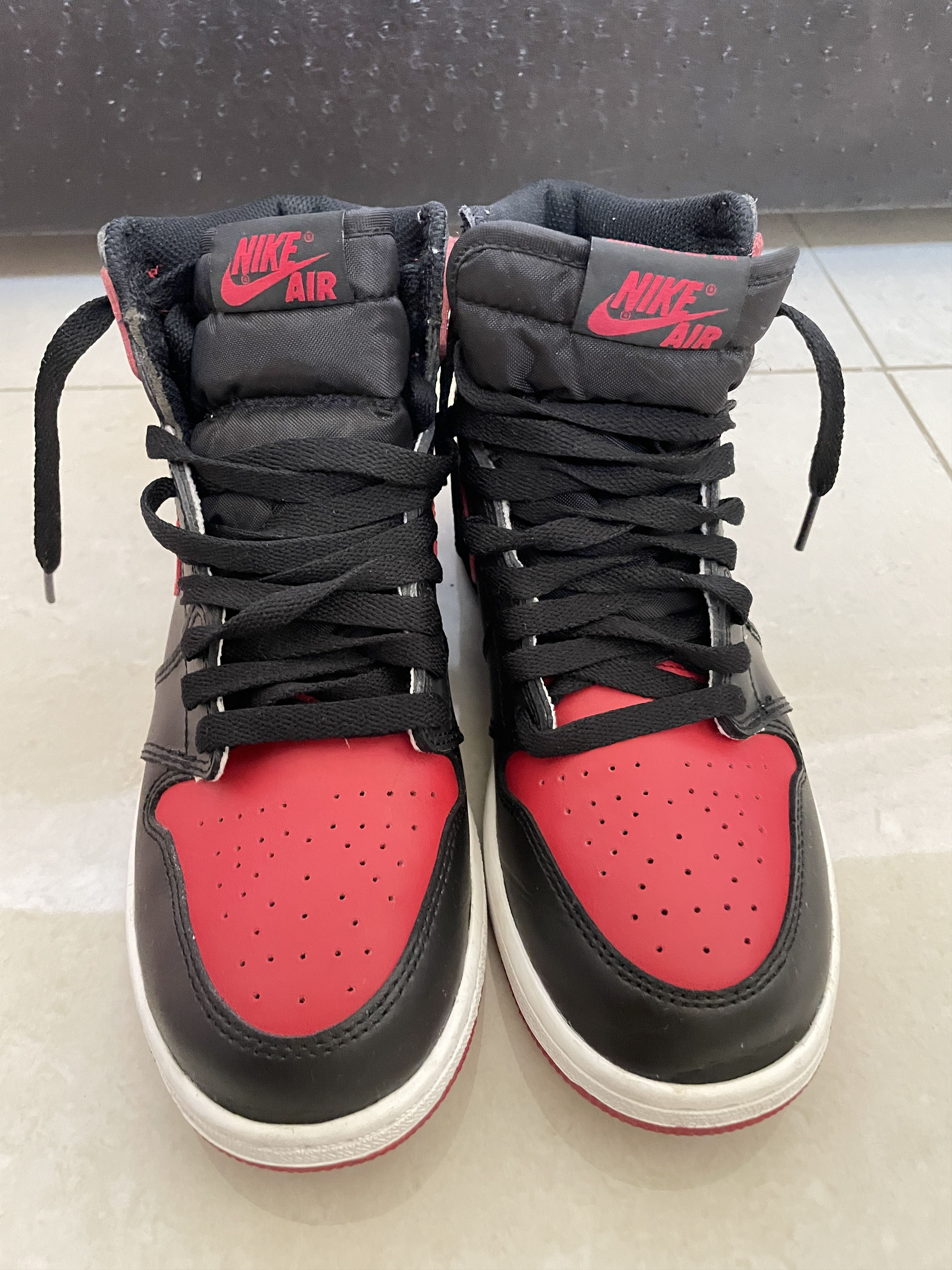 Jordan Brand Air Jordan1 Retro High OG 'Banned' 2016 Size US 8 / IT 38 - 6 Thumbnail